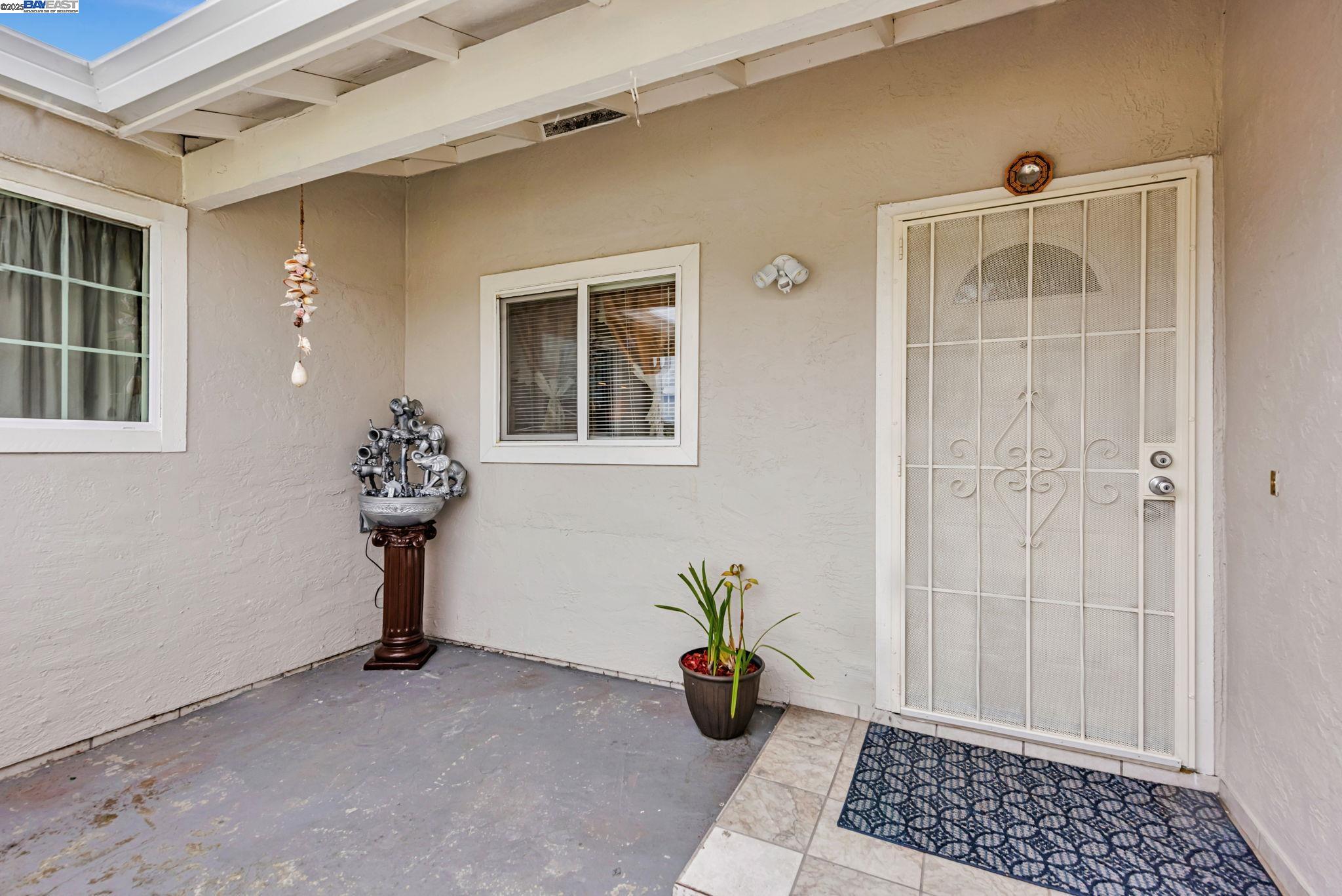 Detail Gallery Image 3 of 23 For 7765 Yew Ct, Newark,  CA 94560 - 4 Beds | 2 Baths