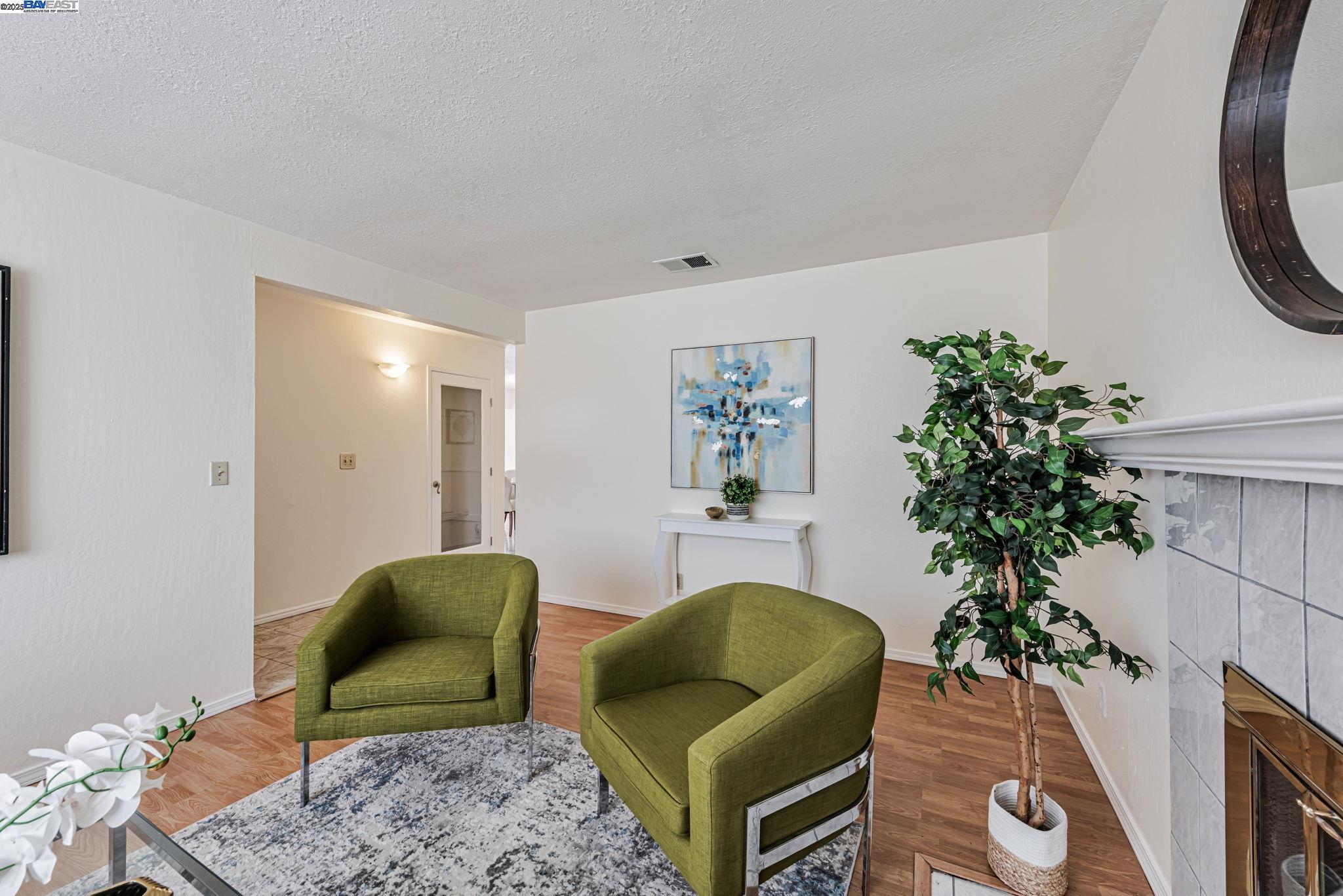 Detail Gallery Image 5 of 23 For 7765 Yew Ct, Newark,  CA 94560 - 4 Beds | 2 Baths