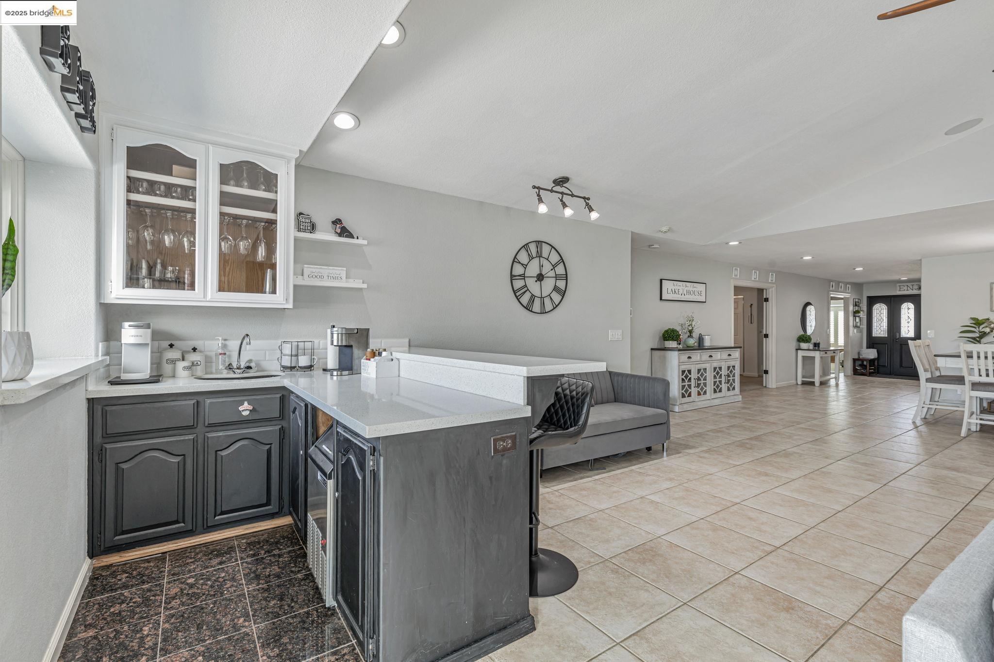 Detail Gallery Image 11 of 41 For 4621 Clipper Dr, Discovery Bay,  CA 94505 - 4 Beds | 2/1 Baths