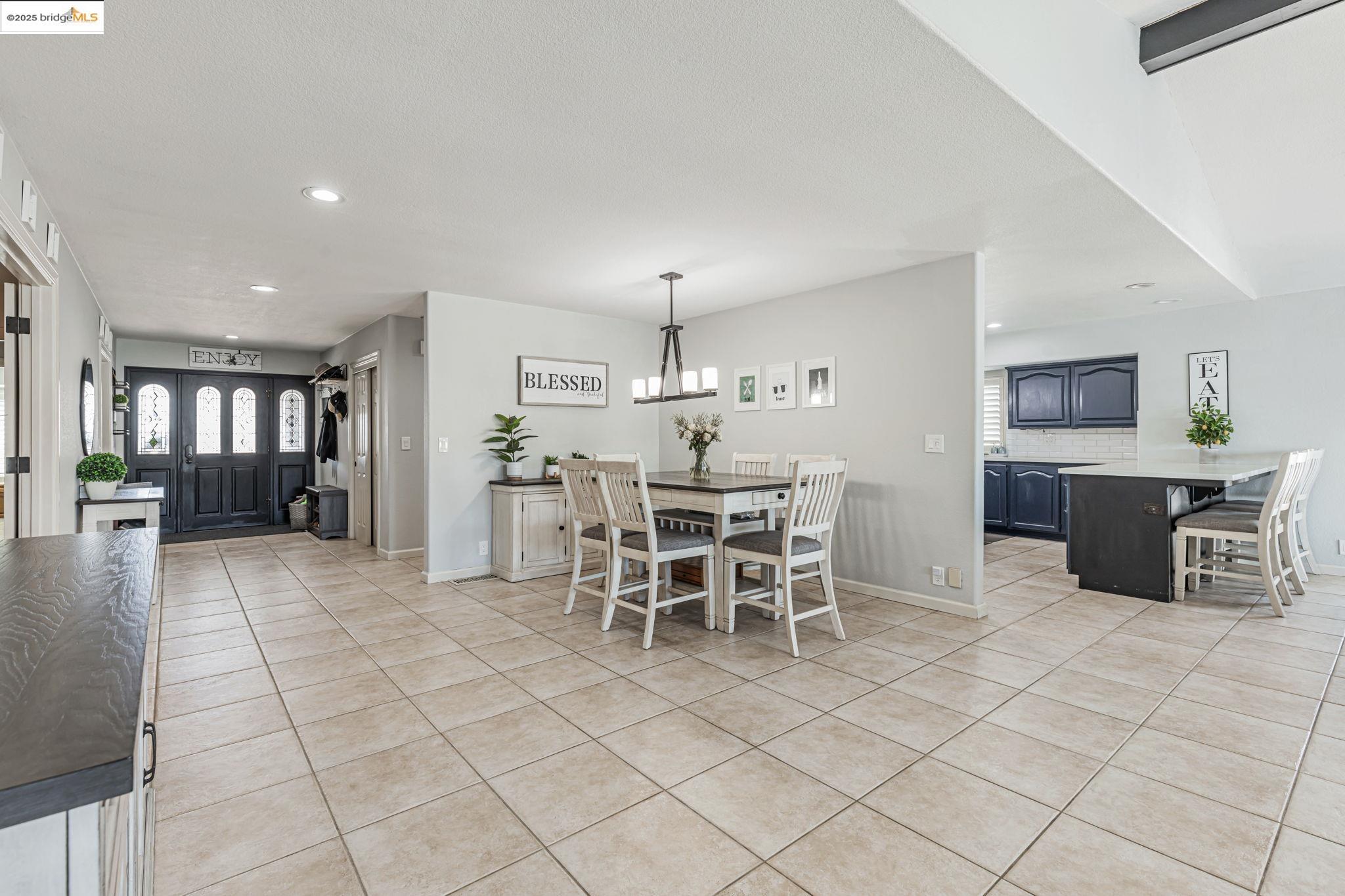 Detail Gallery Image 3 of 41 For 4621 Clipper Dr, Discovery Bay,  CA 94505 - 4 Beds | 2/1 Baths