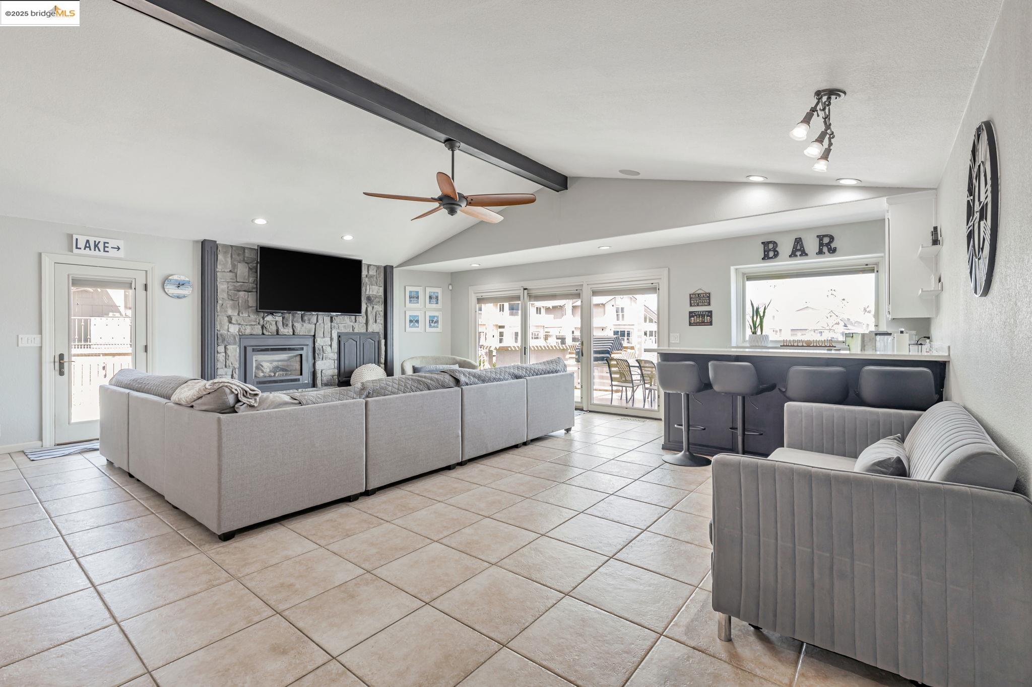 Detail Gallery Image 4 of 41 For 4621 Clipper Dr, Discovery Bay,  CA 94505 - 4 Beds | 2/1 Baths