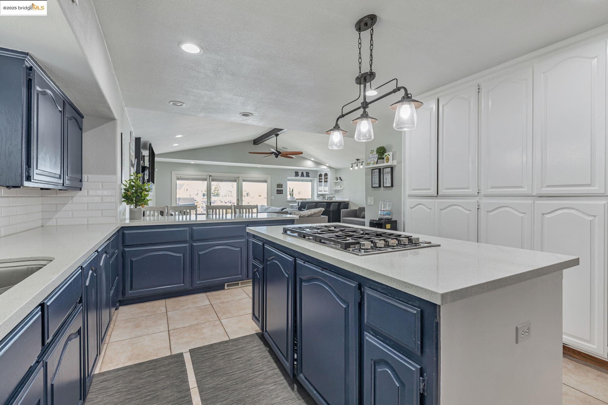 Detail Gallery Image 9 of 41 For 4621 Clipper Dr, Discovery Bay,  CA 94505 - 4 Beds | 2/1 Baths