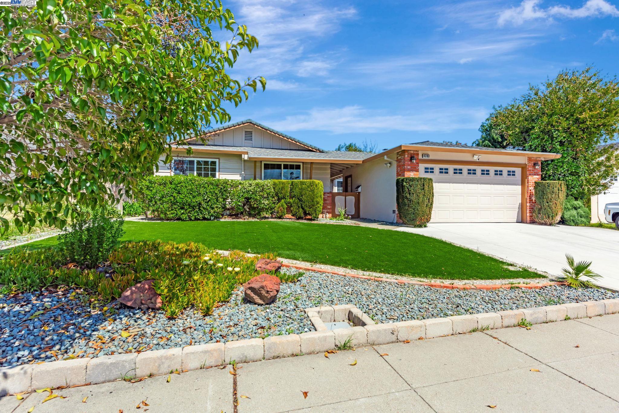 Detail Gallery Image 2 of 56 For 43163 Isle Royal Street, Fremont,  CA 94538 - 4 Beds | 2/1 Baths
