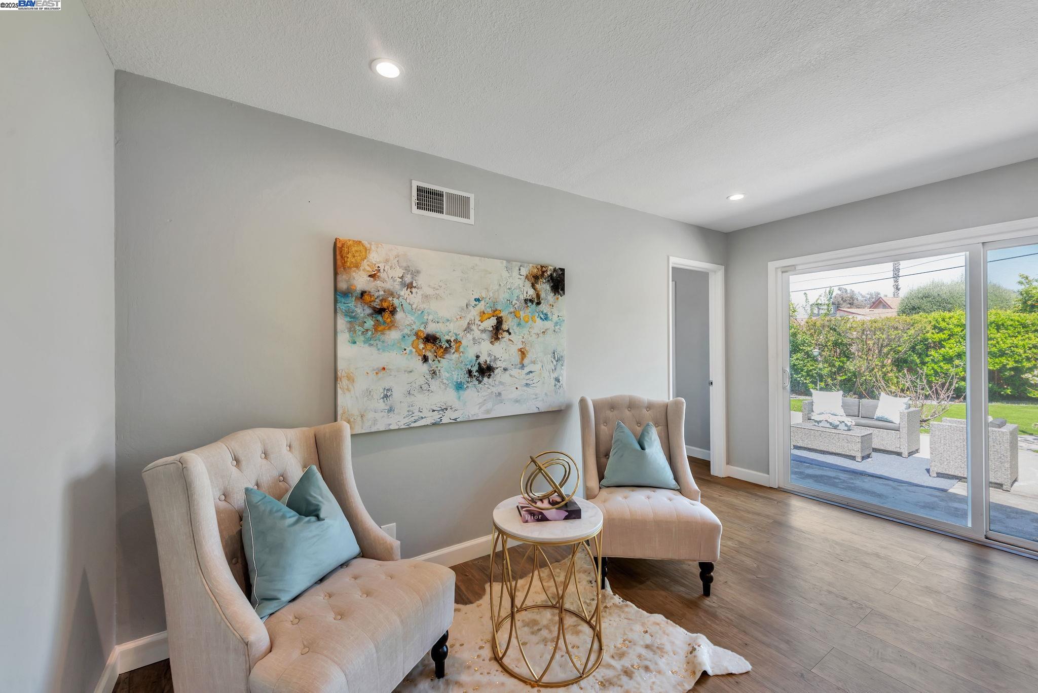 Detail Gallery Image 11 of 56 For 43163 Isle Royal Street, Fremont,  CA 94538 - 4 Beds | 2/1 Baths