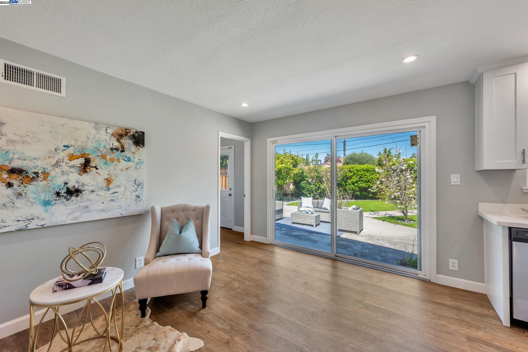 Detail Gallery Image 15 of 56 For 43163 Isle Royal Street, Fremont,  CA 94538 - 4 Beds | 2/1 Baths