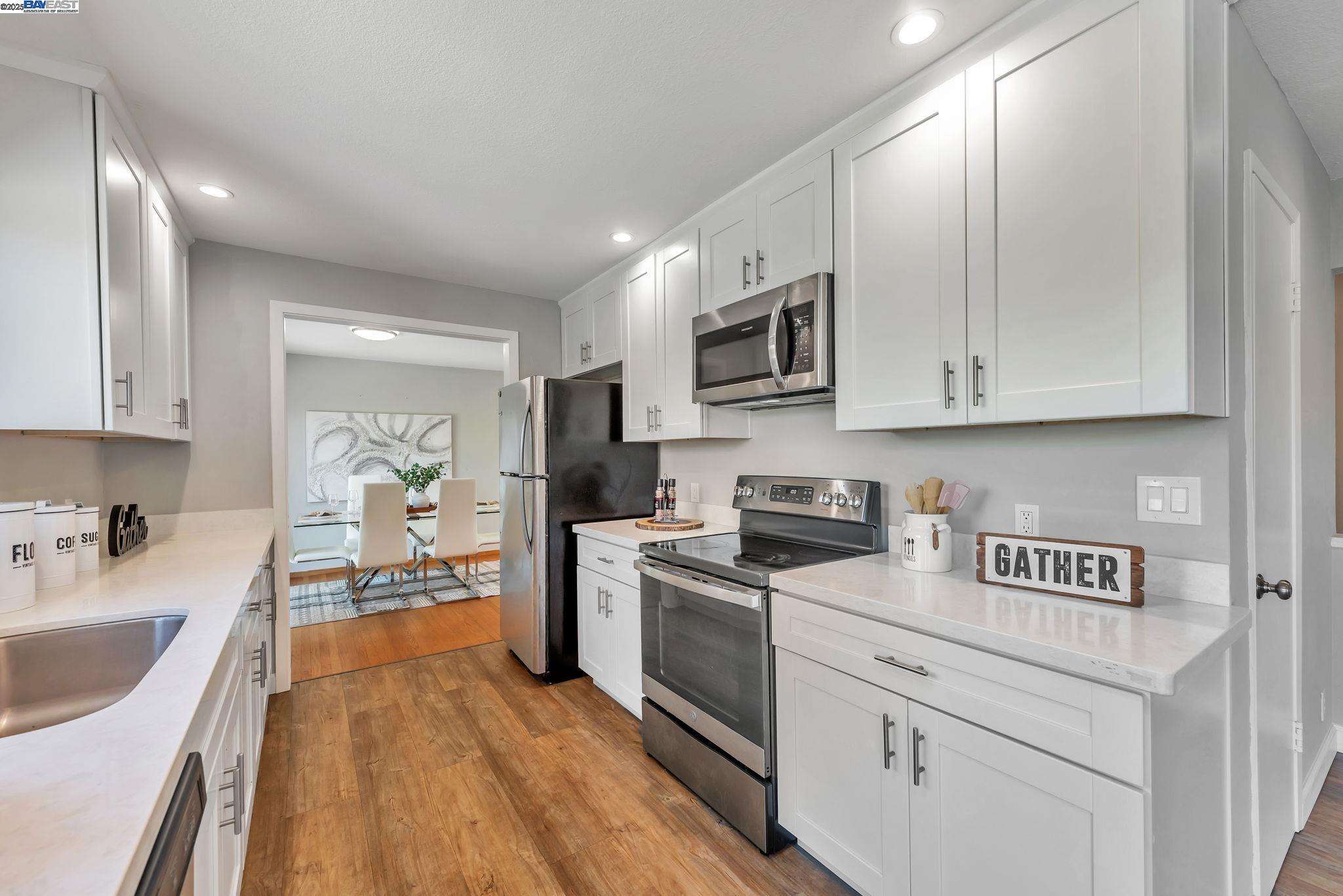 Detail Gallery Image 19 of 56 For 43163 Isle Royal Street, Fremont,  CA 94538 - 4 Beds | 2/1 Baths