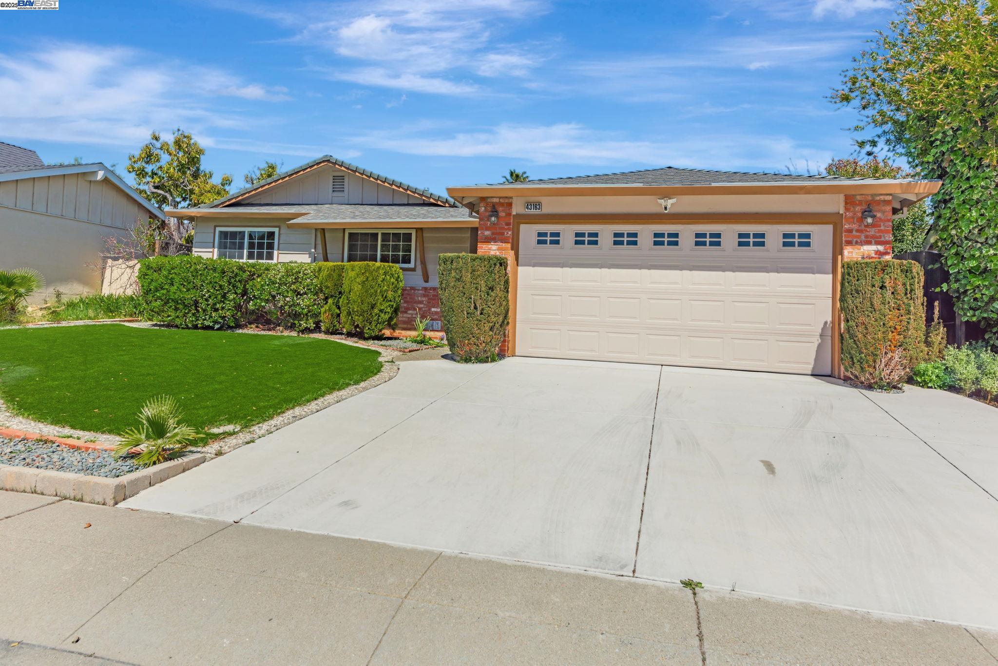 Detail Gallery Image 3 of 56 For 43163 Isle Royal Street, Fremont,  CA 94538 - 4 Beds | 2/1 Baths