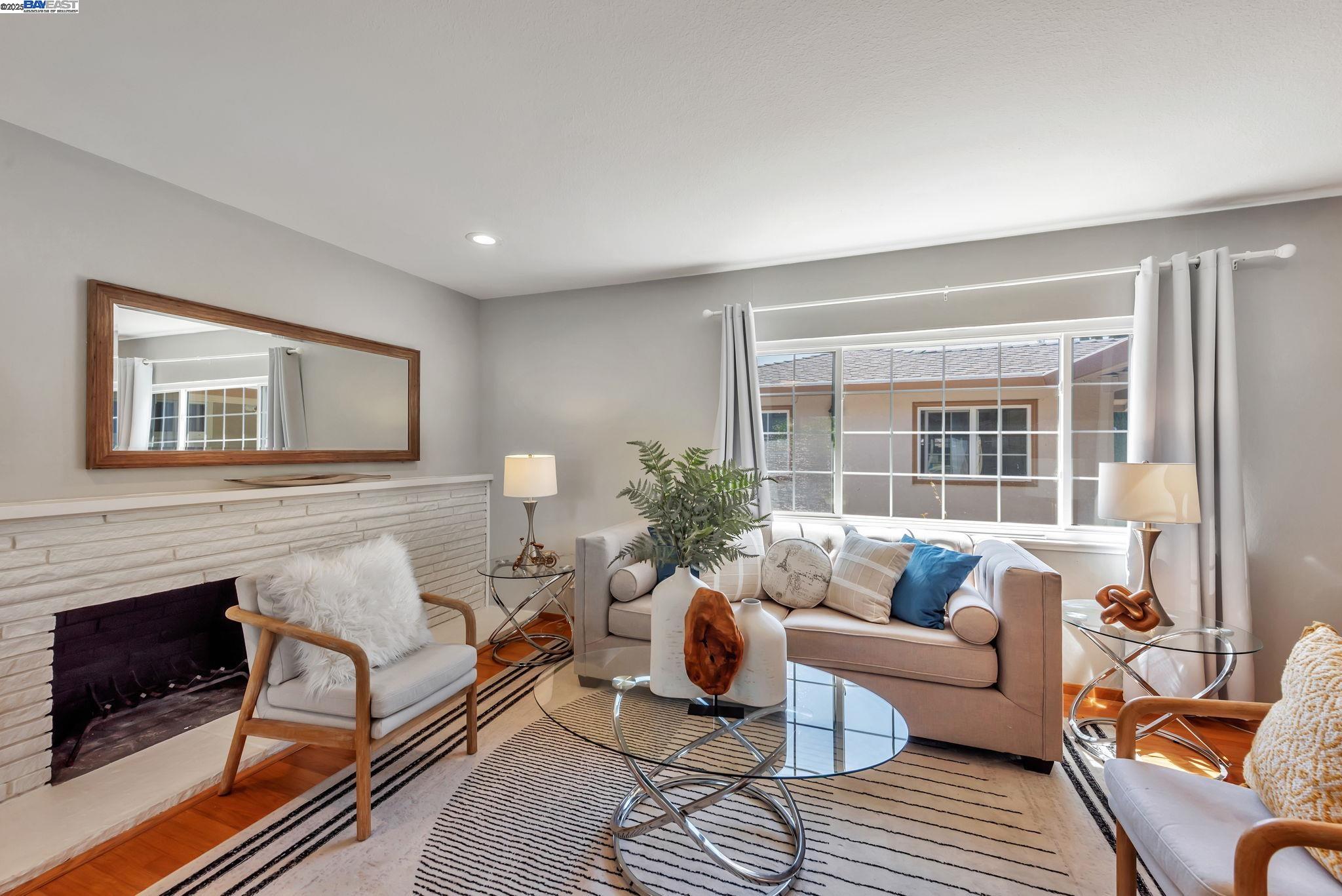Detail Gallery Image 5 of 56 For 43163 Isle Royal Street, Fremont,  CA 94538 - 4 Beds | 2/1 Baths