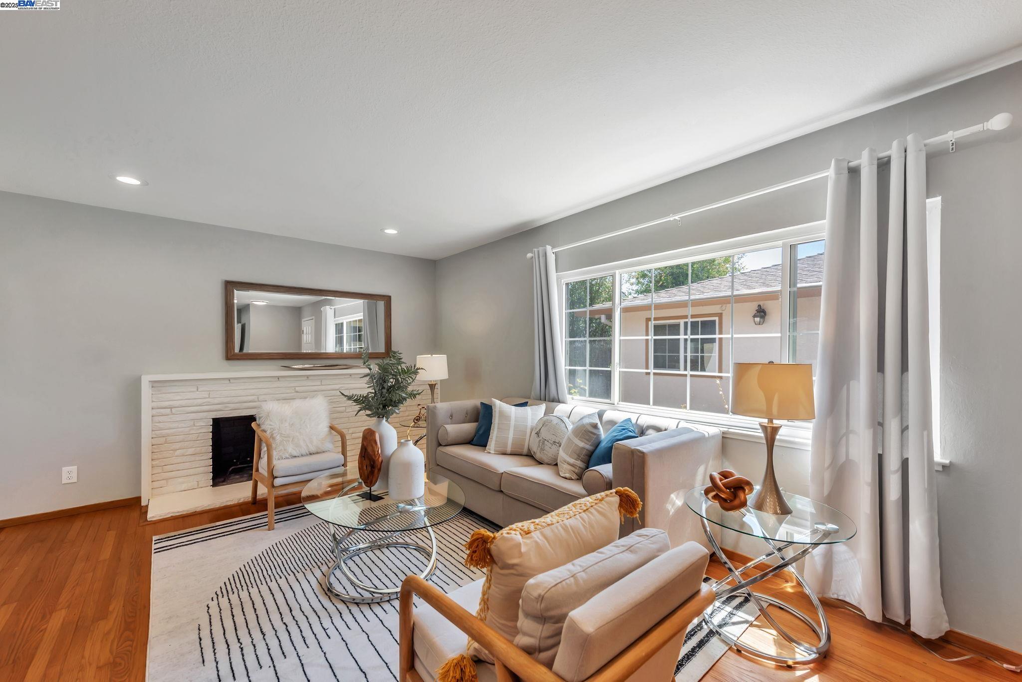 Detail Gallery Image 9 of 56 For 43163 Isle Royal Street, Fremont,  CA 94538 - 4 Beds | 2/1 Baths