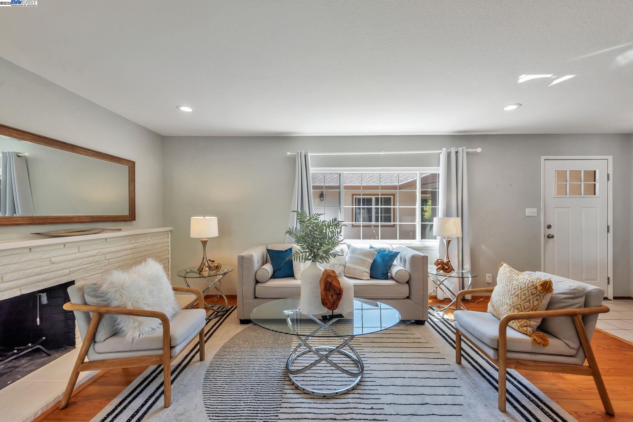 Detail Gallery Image 10 of 56 For 43163 Isle Royal Street, Fremont,  CA 94538 - 4 Beds | 2/1 Baths