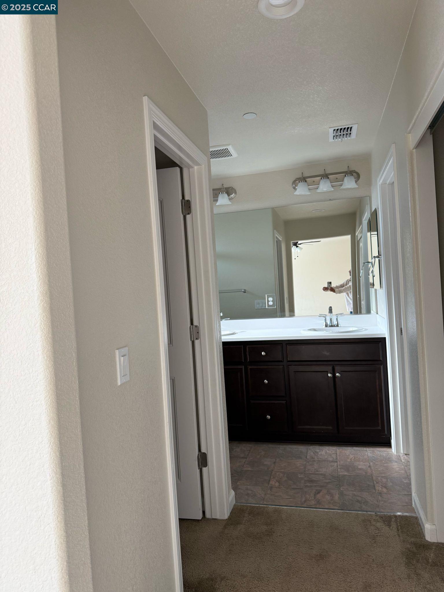 Detail Gallery Image 18 of 19 For 2413 Chandon Circle, Modesto,  CA 95355-8530 - 3 Beds | 3 Baths