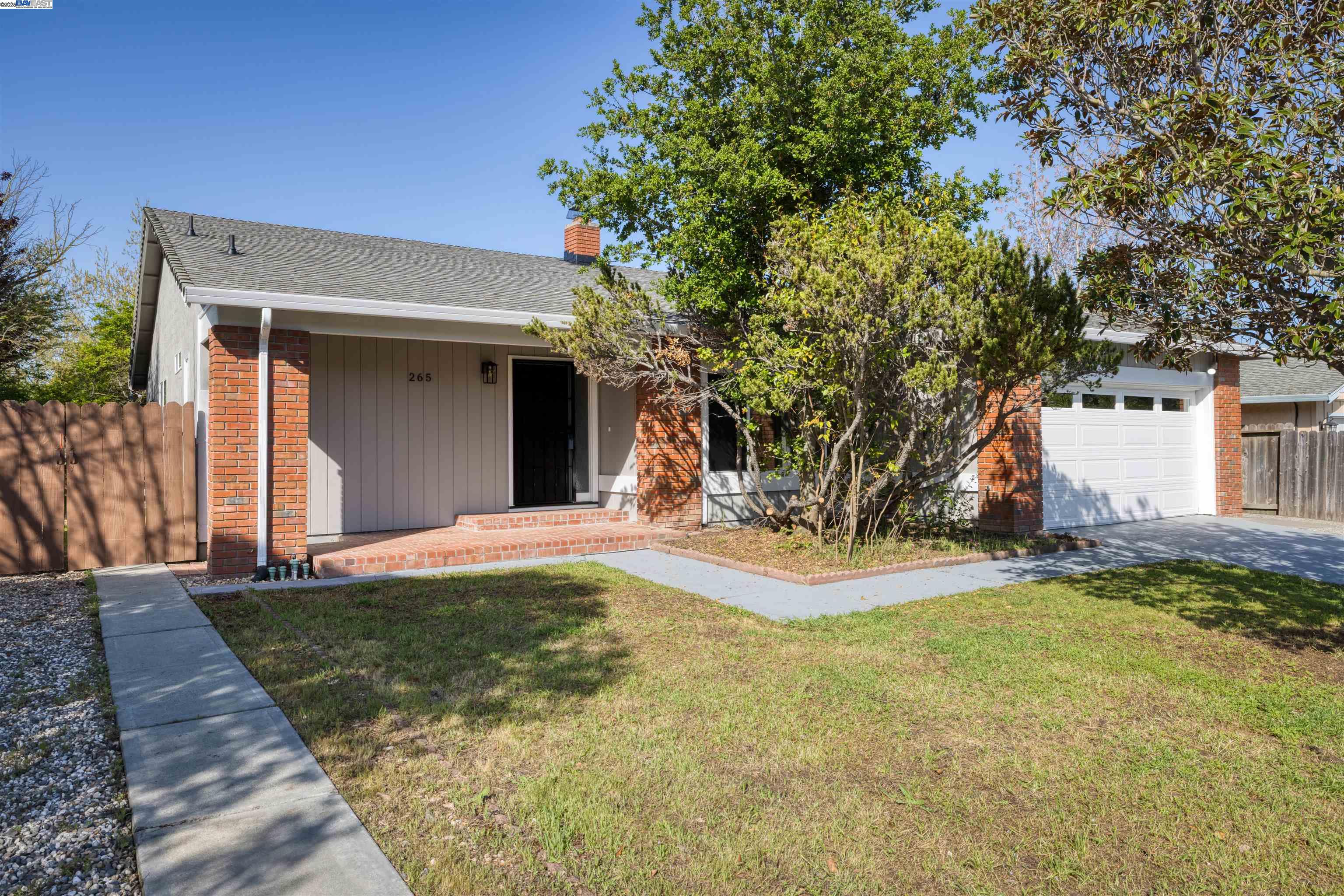Detail Gallery Image 1 of 1 For 265 Lexington Dr, Vallejo,  CA 94591 - 3 Beds | 2 Baths