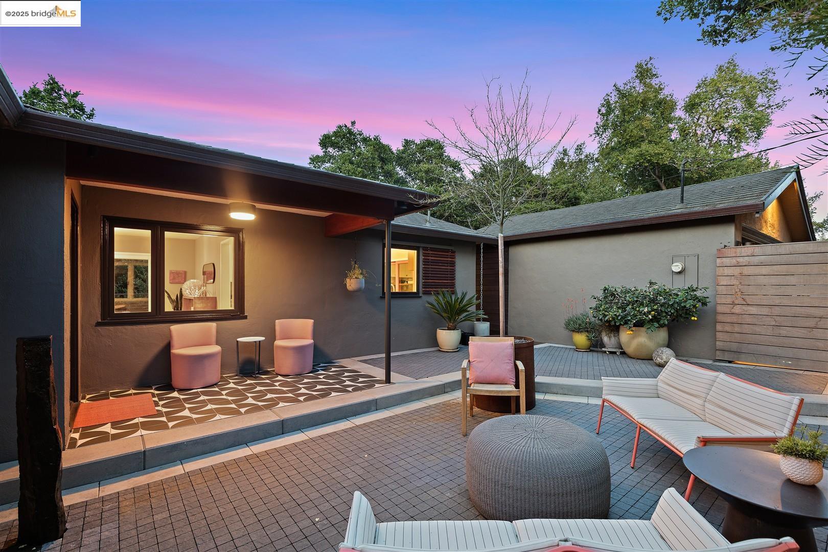 Detail Gallery Image 11 of 58 For 4251 Norton, Oakland,  CA 94602 - 3 Beds | 2 Baths