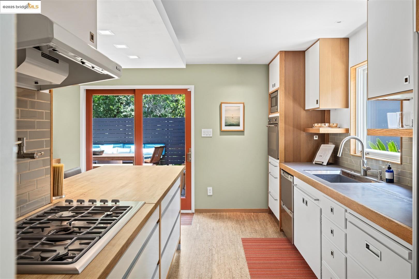 Detail Gallery Image 21 of 58 For 4251 Norton, Oakland,  CA 94602 - 3 Beds | 2 Baths