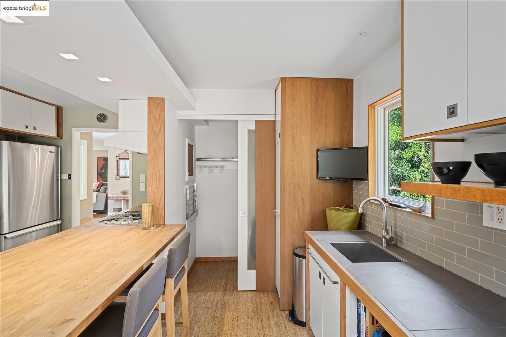 Detail Gallery Image 25 of 58 For 4251 Norton, Oakland,  CA 94602 - 3 Beds | 2 Baths