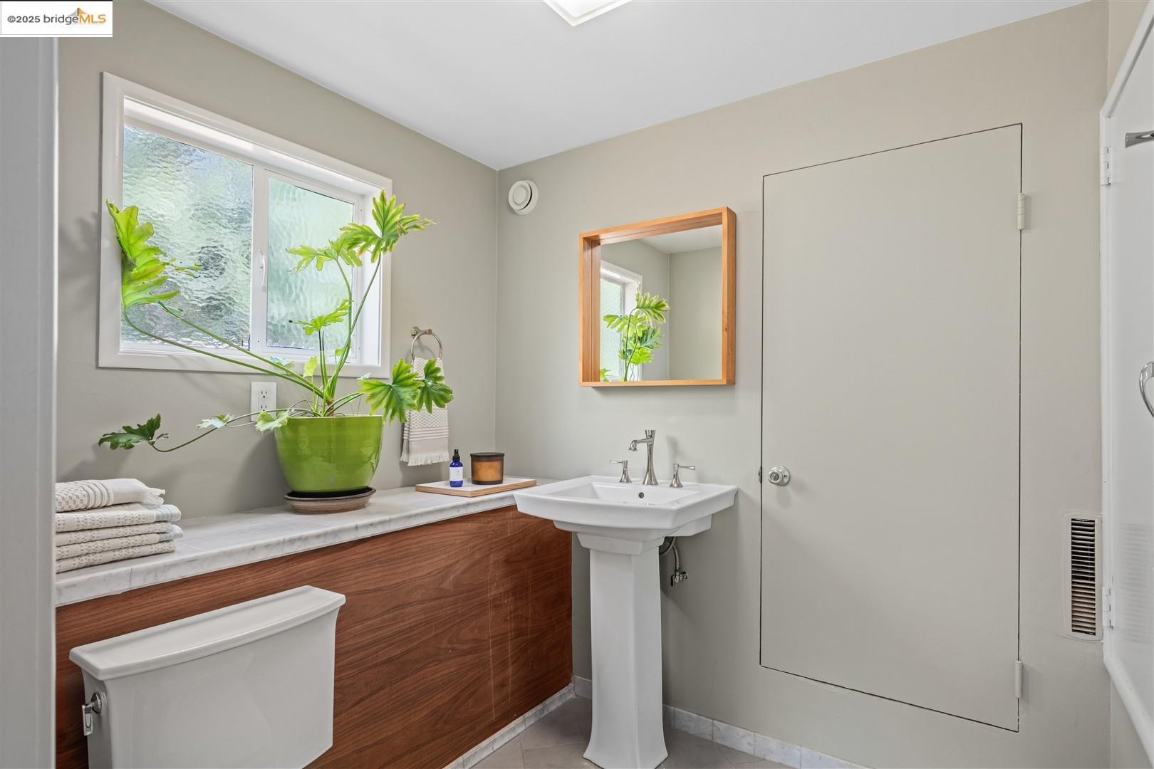 Detail Gallery Image 41 of 58 For 4251 Norton, Oakland,  CA 94602 - 3 Beds | 2 Baths