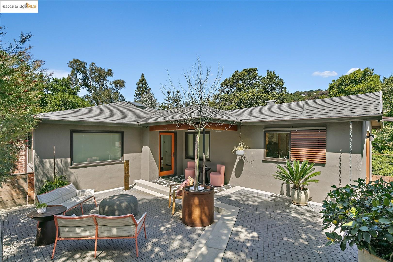 Detail Gallery Image 7 of 58 For 4251 Norton, Oakland,  CA 94602 - 3 Beds | 2 Baths
