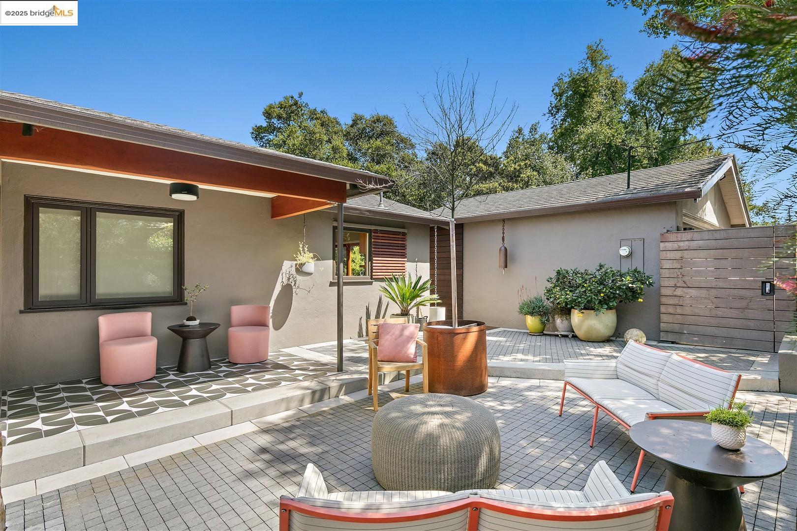 Detail Gallery Image 10 of 58 For 4251 Norton, Oakland,  CA 94602 - 3 Beds | 2 Baths