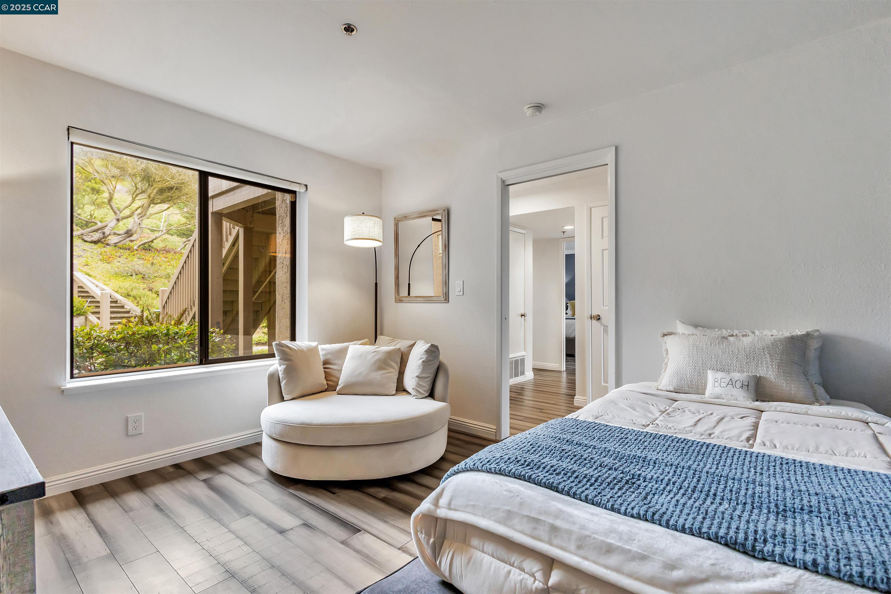 Detail Gallery Image 14 of 39 For 200 Palmetto Avenue, Pacifica,  CA 94404 - 2 Beds | 2 Baths