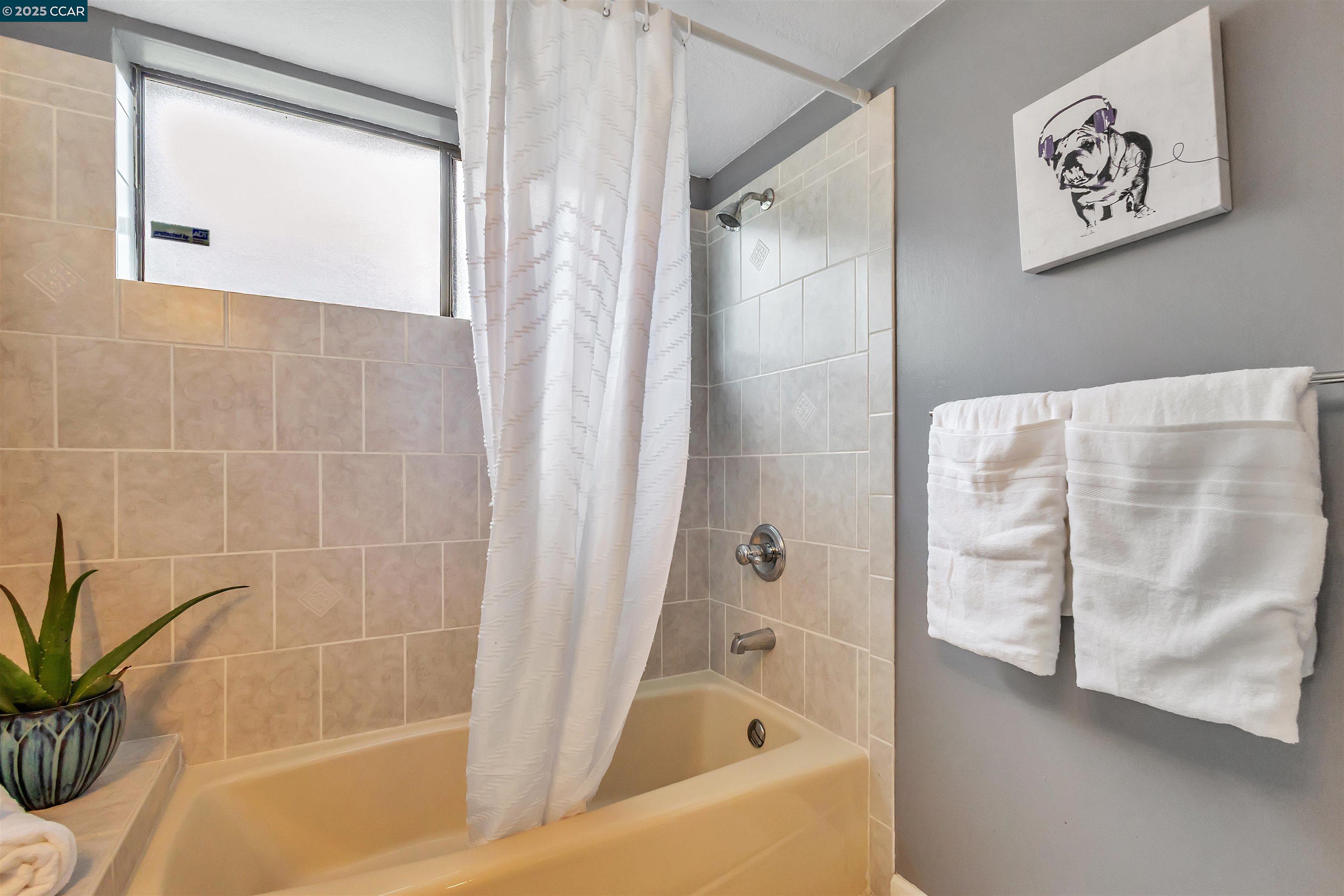 Detail Gallery Image 17 of 39 For 200 Palmetto Avenue, Pacifica,  CA 94404 - 2 Beds | 2 Baths