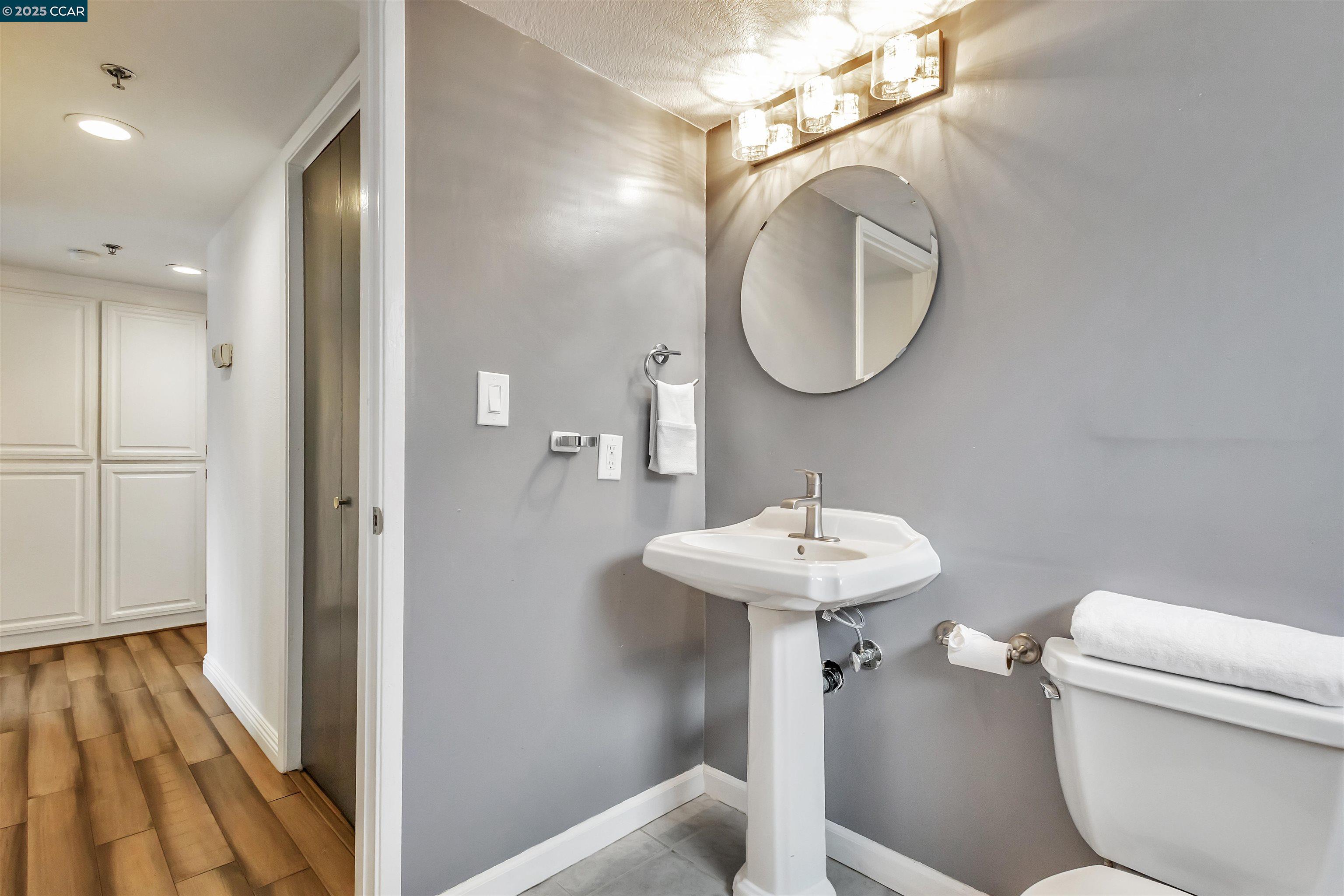 Detail Gallery Image 19 of 39 For 200 Palmetto Avenue, Pacifica,  CA 94404 - 2 Beds | 2 Baths