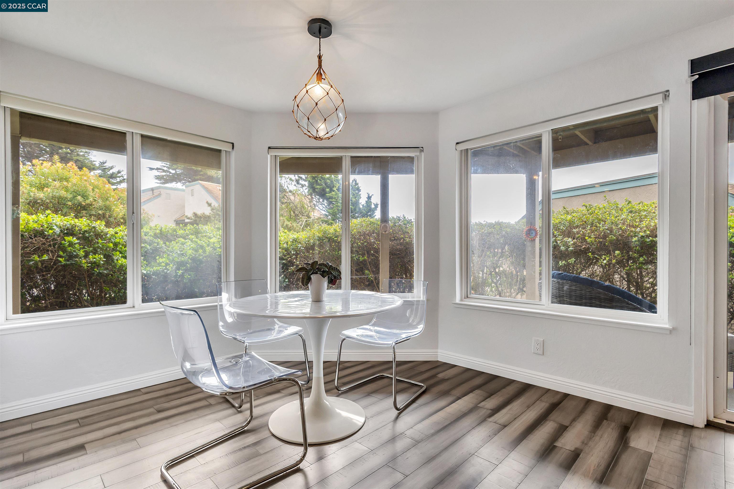 Detail Gallery Image 28 of 39 For 200 Palmetto Avenue, Pacifica,  CA 94404 - 2 Beds | 2 Baths