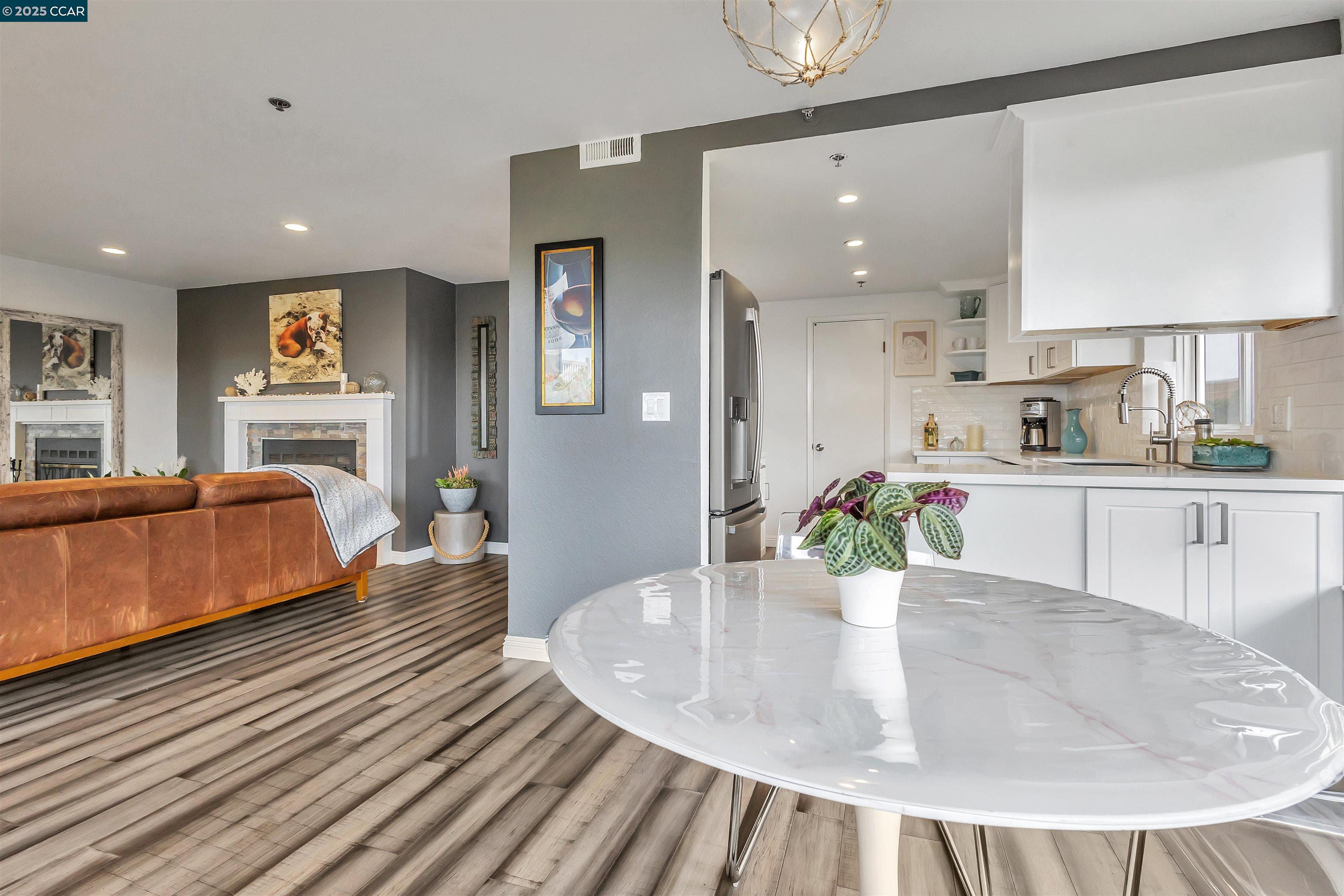 Detail Gallery Image 30 of 39 For 200 Palmetto Avenue, Pacifica,  CA 94404 - 2 Beds | 2 Baths