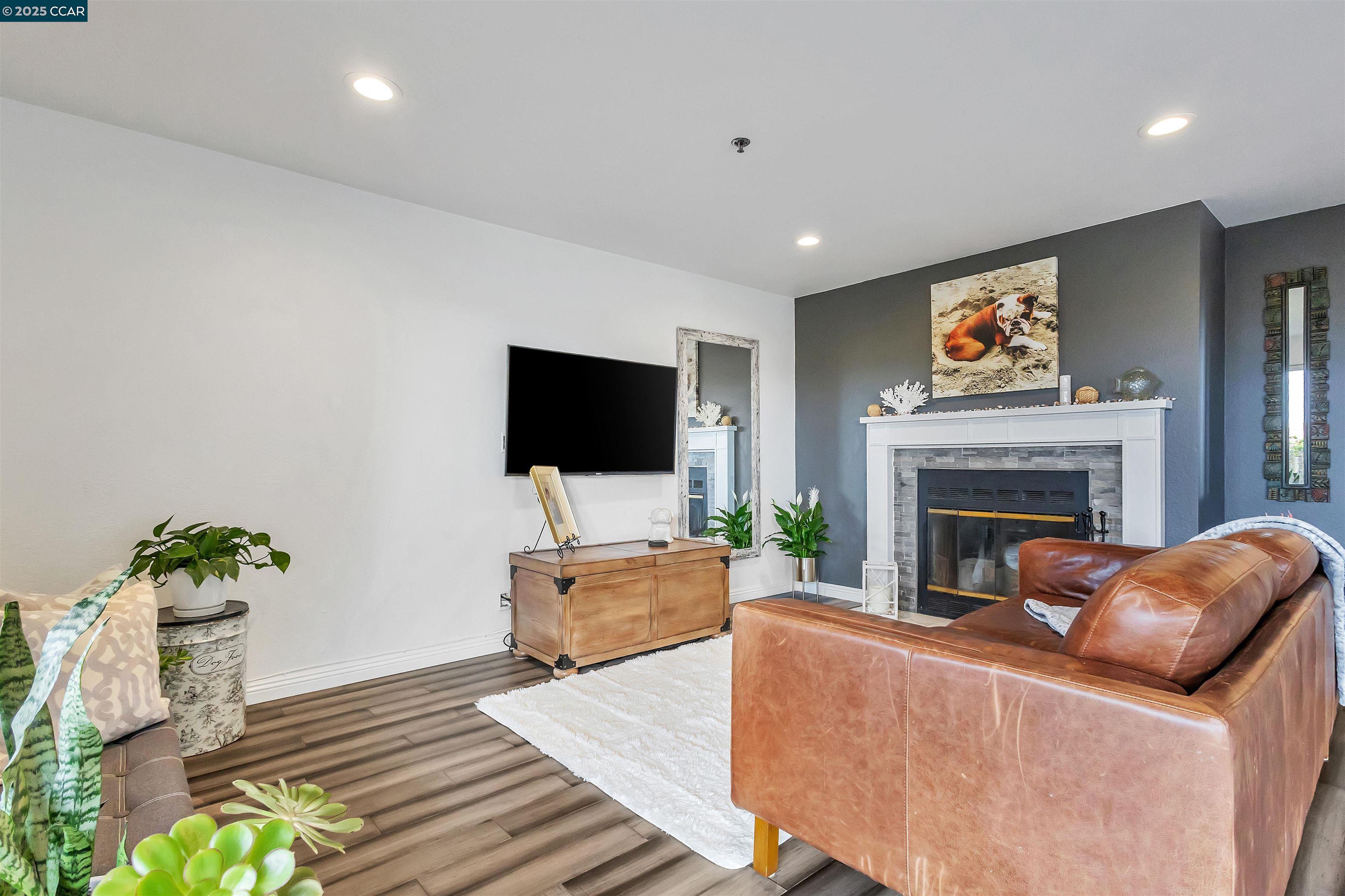 Detail Gallery Image 31 of 39 For 200 Palmetto Avenue, Pacifica,  CA 94404 - 2 Beds | 2 Baths