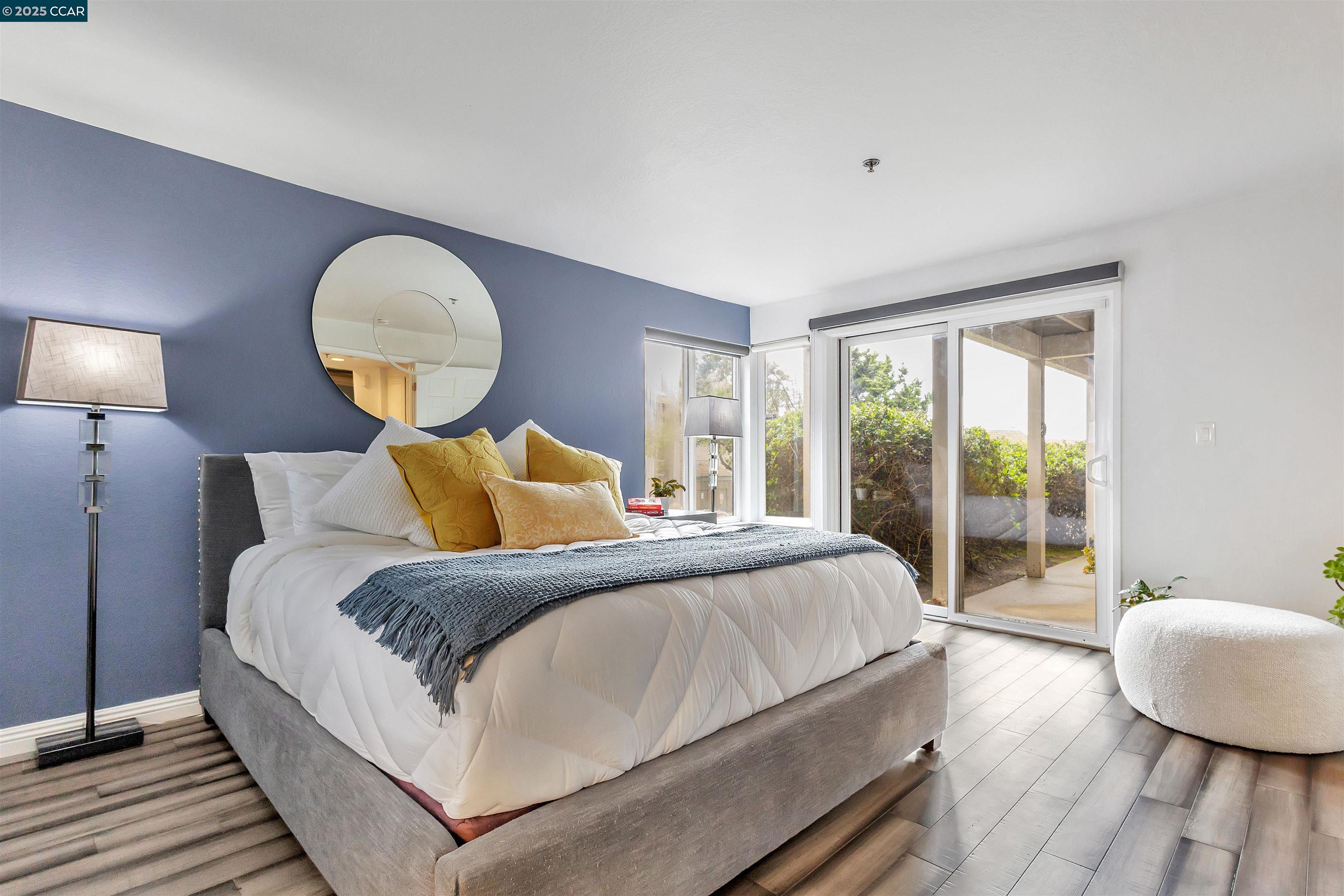 Detail Gallery Image 7 of 39 For 200 Palmetto Avenue, Pacifica,  CA 94404 - 2 Beds | 2 Baths