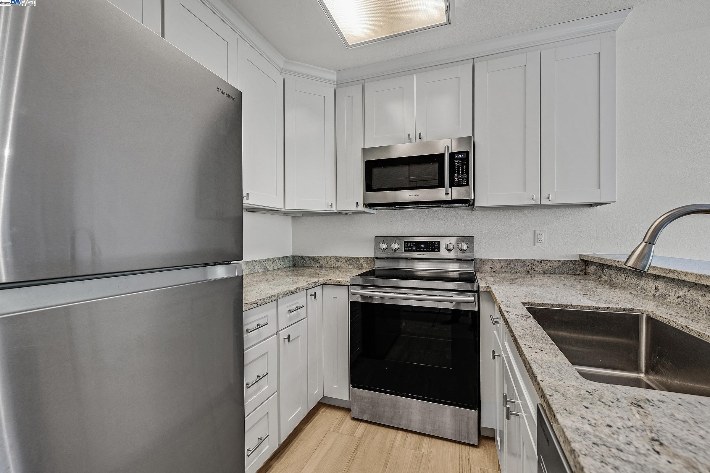 Photo #8: 41092968 Listing: Photo #8