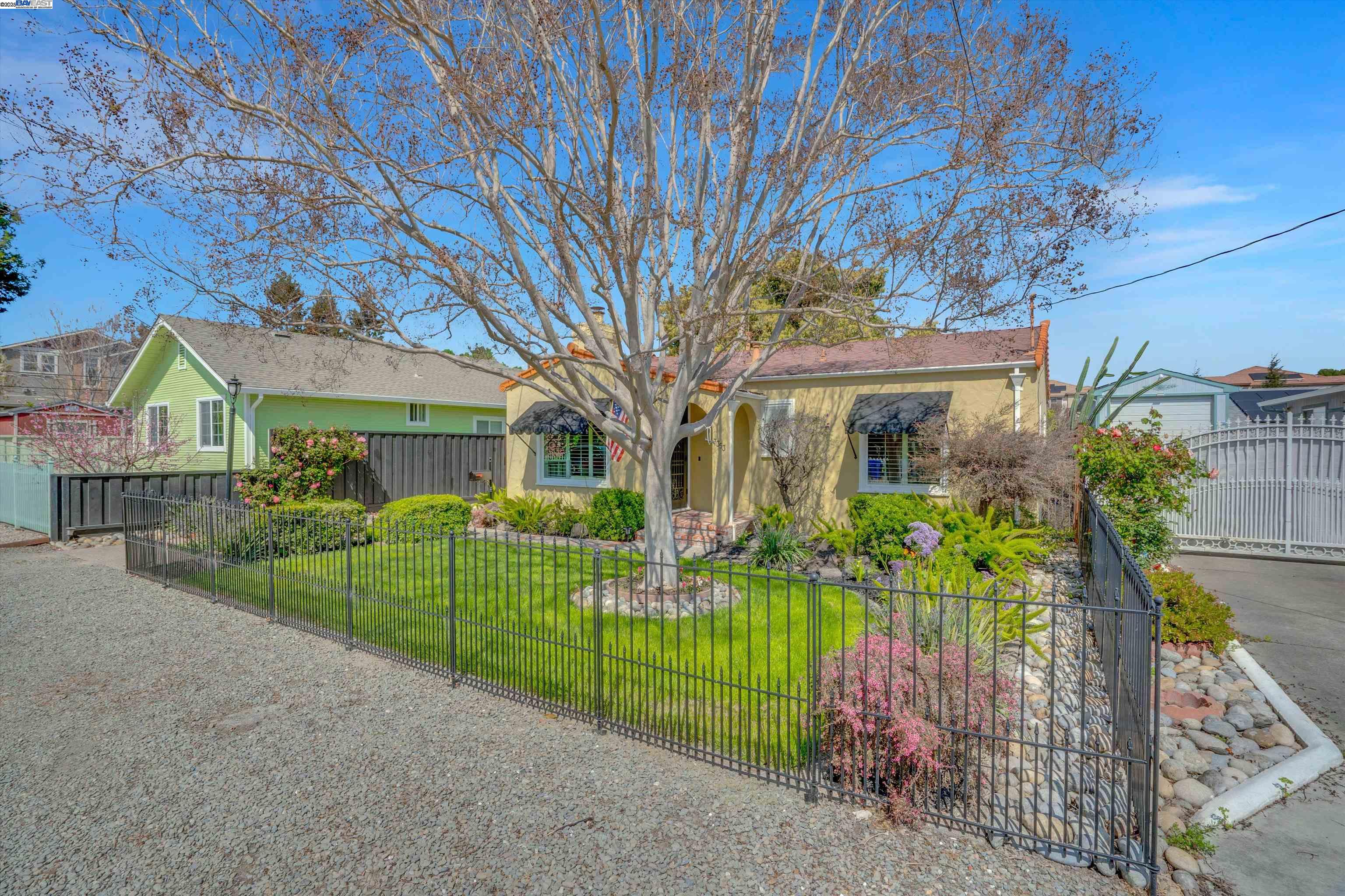 3353 Greenwood Drive, Fremont, California 94536, 2 Bedrooms Bedrooms, 6 Rooms Rooms,2 BathroomsBathrooms,Residential,For Sale,3353 Greenwood Drive,41092972