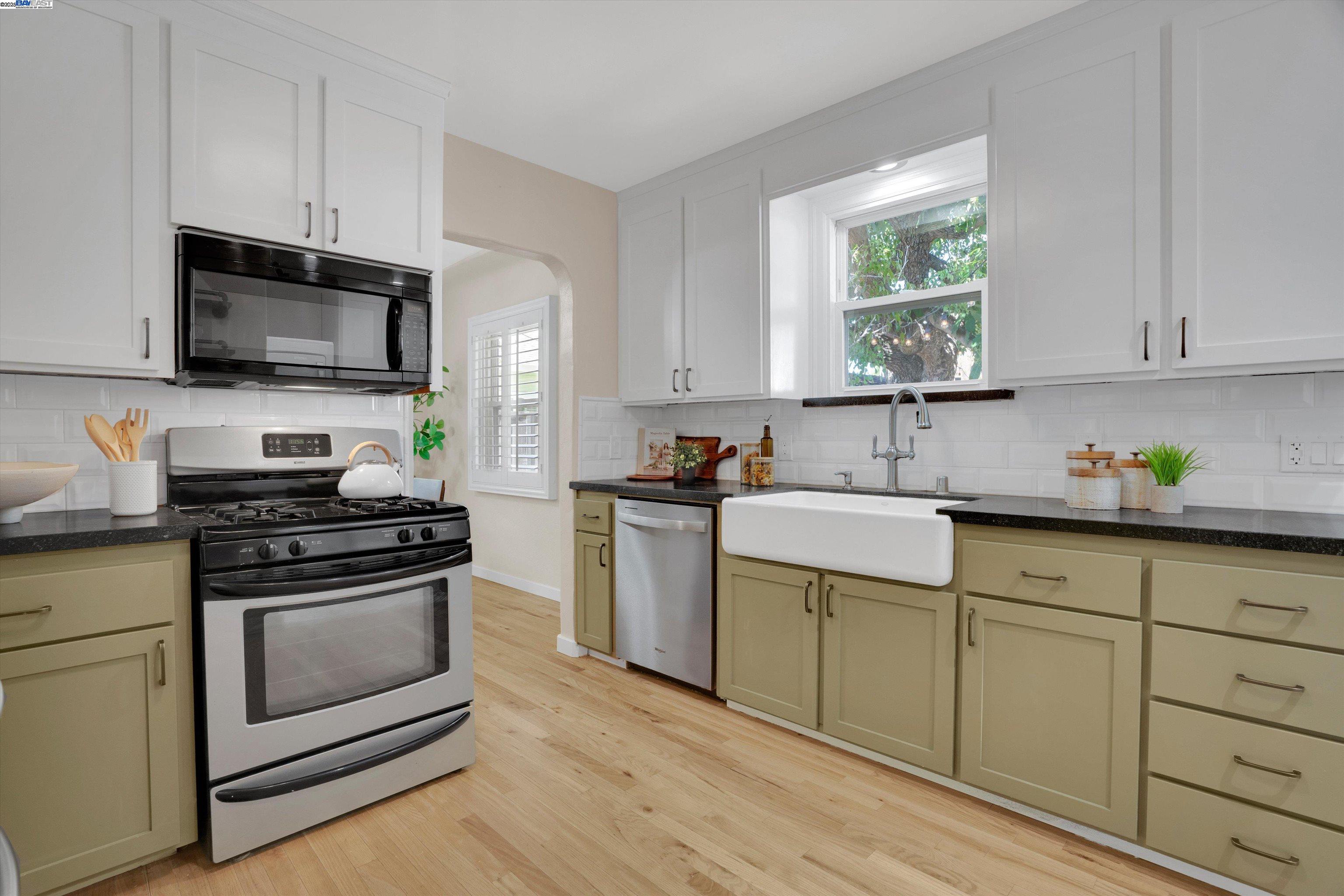3353 Greenwood Drive, Fremont, California 94536, 2 Bedrooms Bedrooms, 6 Rooms Rooms,2 BathroomsBathrooms,Residential,For Sale,3353 Greenwood Drive,41092972