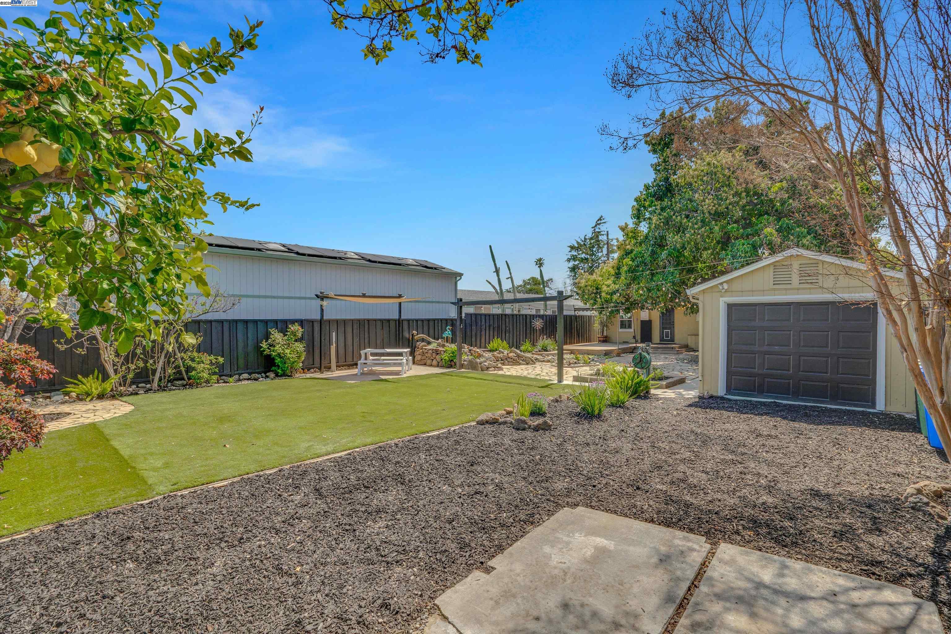 3353 Greenwood Drive, Fremont, California 94536, 2 Bedrooms Bedrooms, 6 Rooms Rooms,2 BathroomsBathrooms,Residential,For Sale,3353 Greenwood Drive,41092972