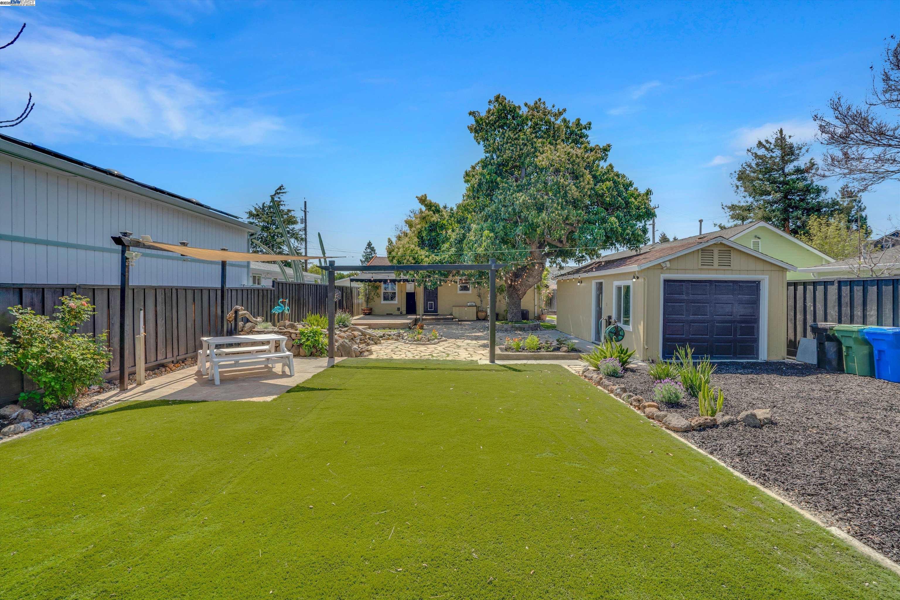 3353 Greenwood Drive, Fremont, California 94536, 2 Bedrooms Bedrooms, 6 Rooms Rooms,2 BathroomsBathrooms,Residential,For Sale,3353 Greenwood Drive,41092972