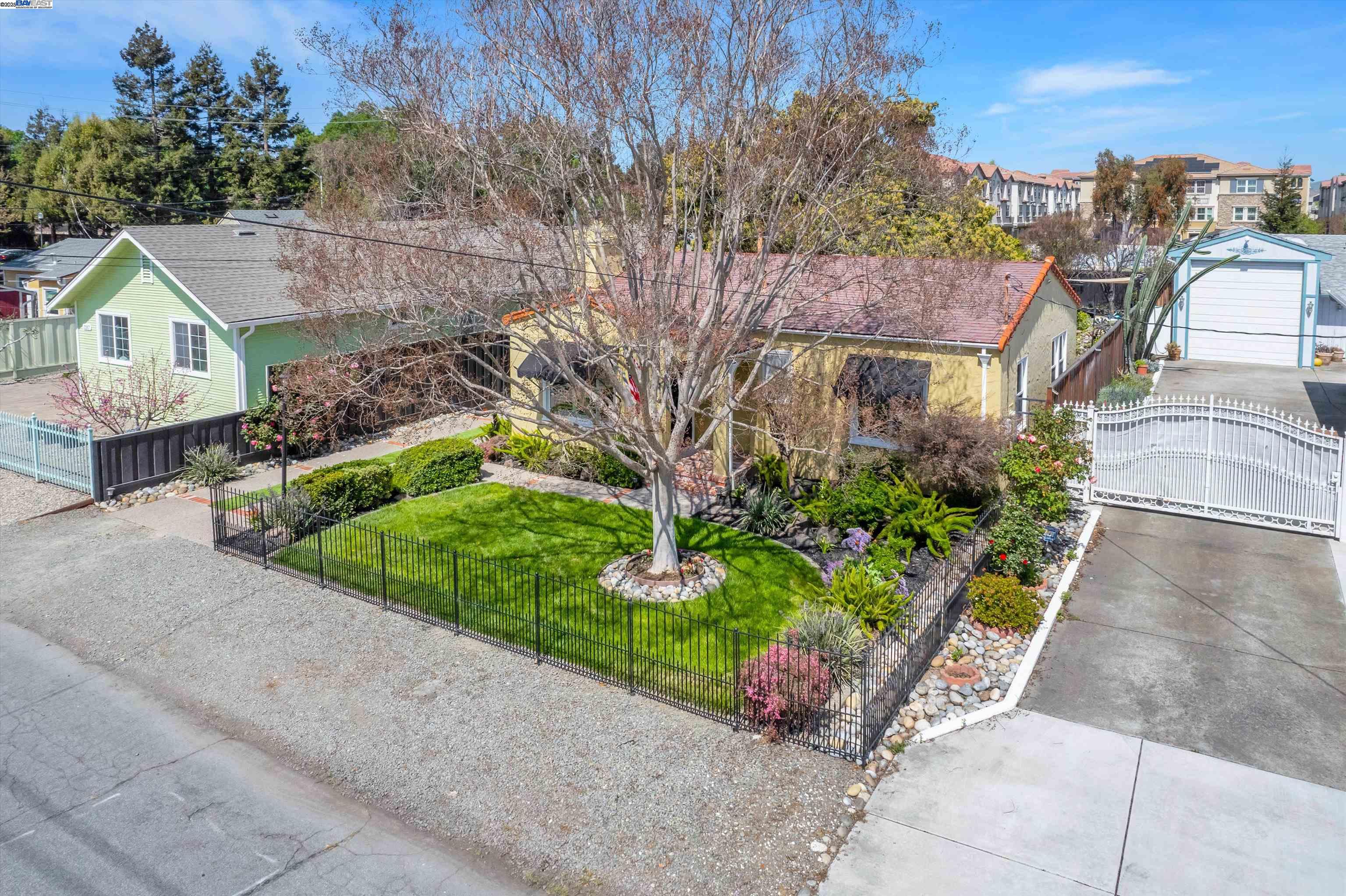 3353 Greenwood Drive, Fremont, California 94536, 2 Bedrooms Bedrooms, 6 Rooms Rooms,2 BathroomsBathrooms,Residential,For Sale,3353 Greenwood Drive,41092972