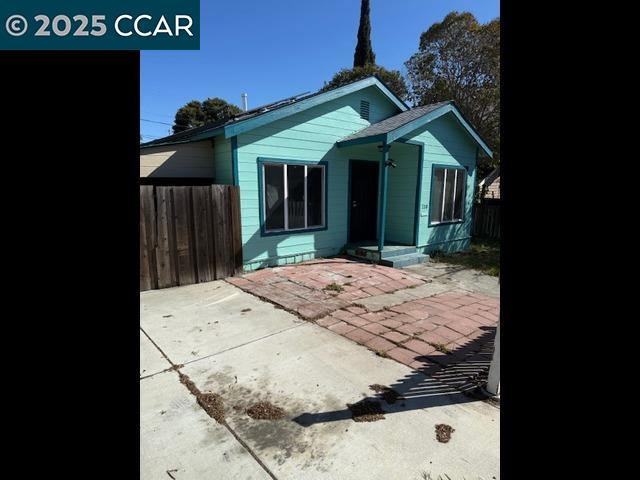 Detail Gallery Image 2 of 12 For 738 Maine, Vallejo,  CA 94590 - 3 Beds | 1 Baths
