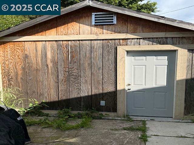 Detail Gallery Image 11 of 12 For 738 Maine, Vallejo,  CA 94590 - 3 Beds | 1 Baths