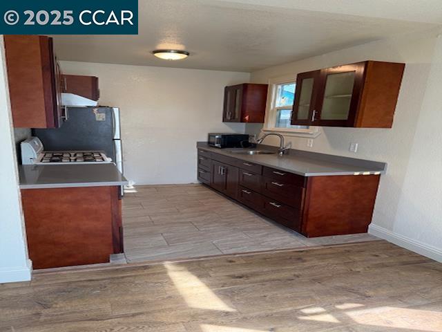 Detail Gallery Image 3 of 12 For 738 Maine, Vallejo,  CA 94590 - 3 Beds | 1 Baths