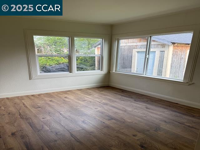 Detail Gallery Image 4 of 12 For 738 Maine, Vallejo,  CA 94590 - 3 Beds | 1 Baths