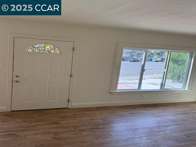 Detail Gallery Image 8 of 12 For 738 Maine, Vallejo,  CA 94590 - 3 Beds | 1 Baths
