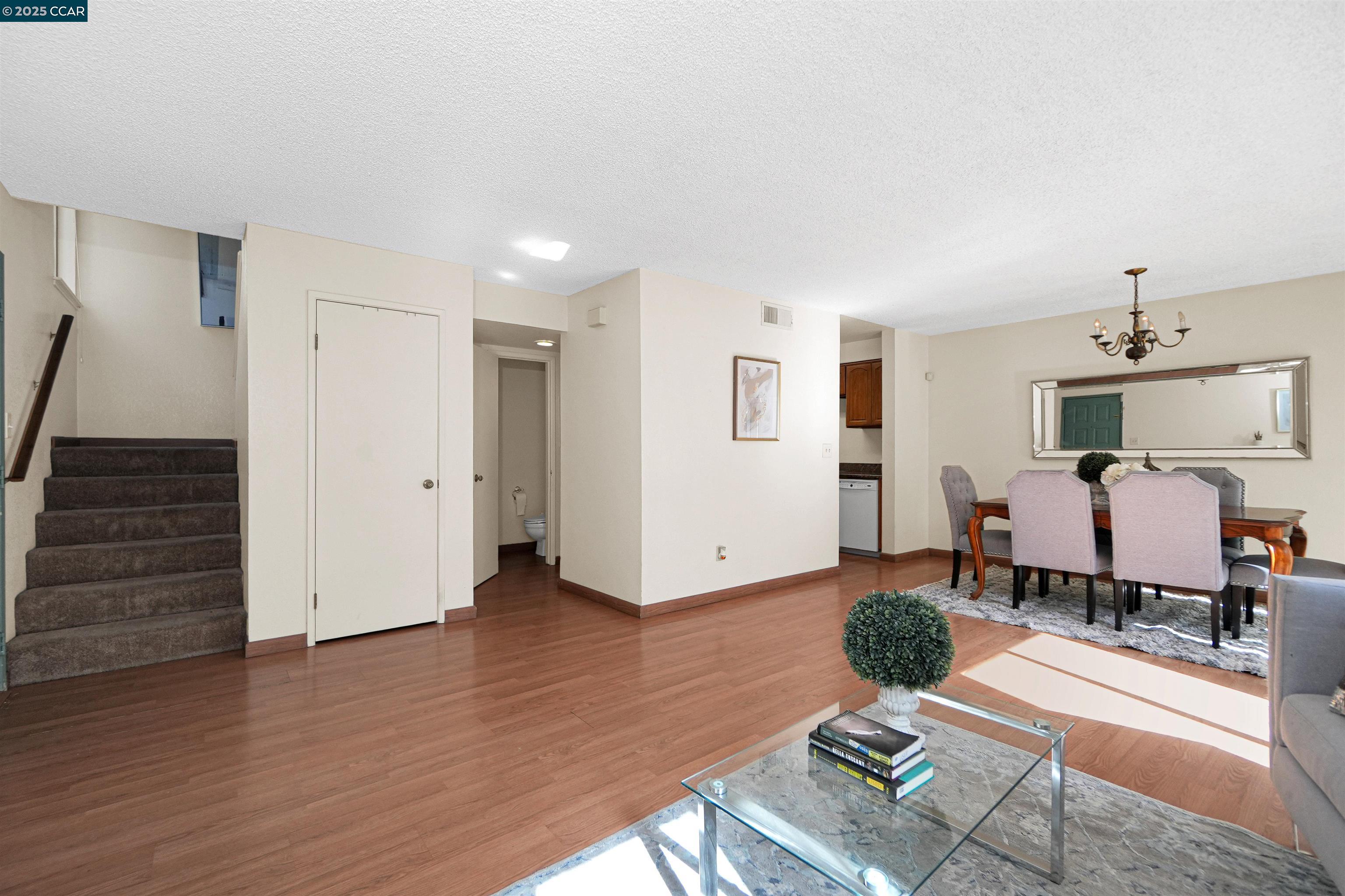 Detail Gallery Image 13 of 45 For 504 Athena #6,  Hercules,  CA 94547 - 3 Beds | 2/1 Baths