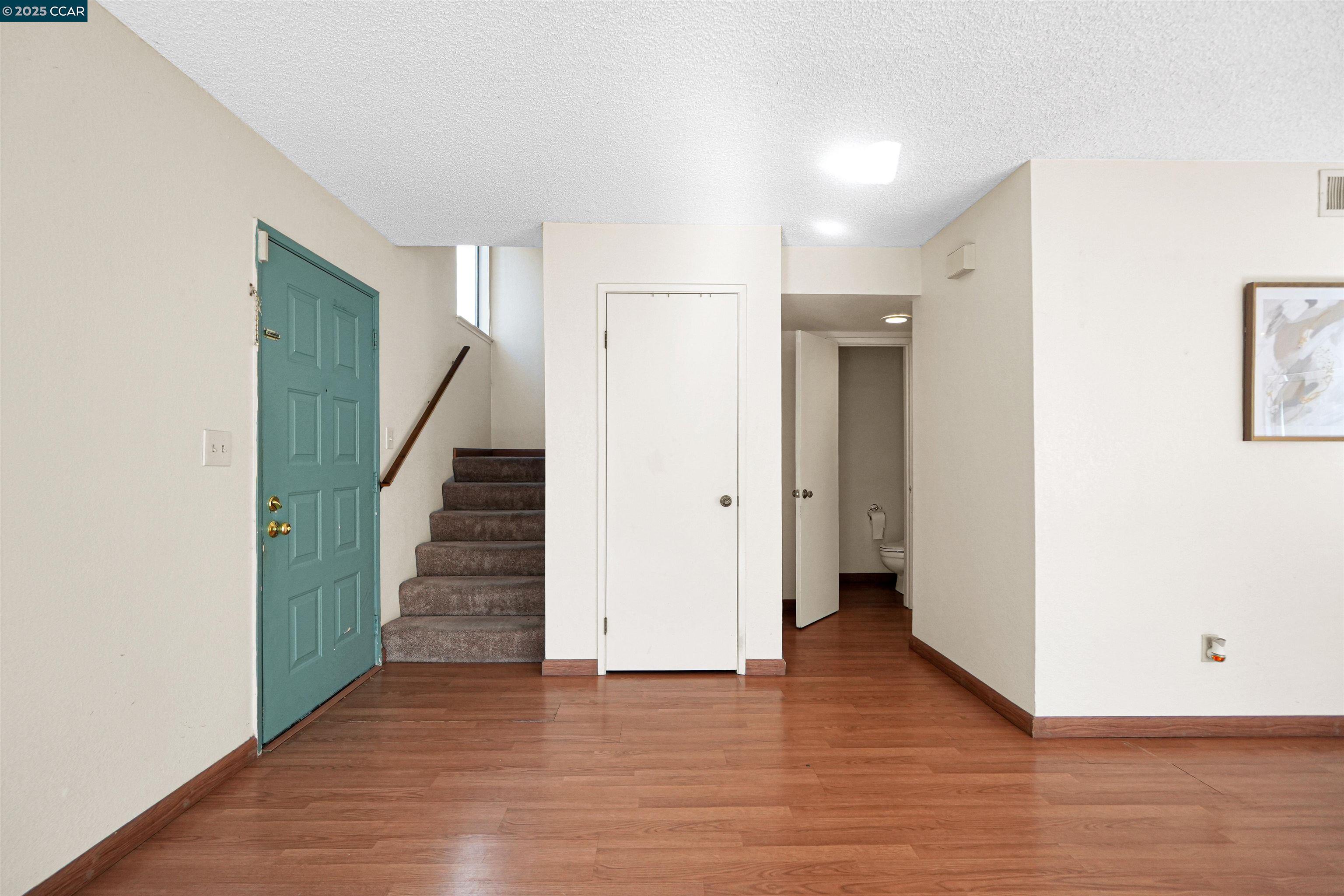 Detail Gallery Image 17 of 45 For 504 Athena #6,  Hercules,  CA 94547 - 3 Beds | 2/1 Baths