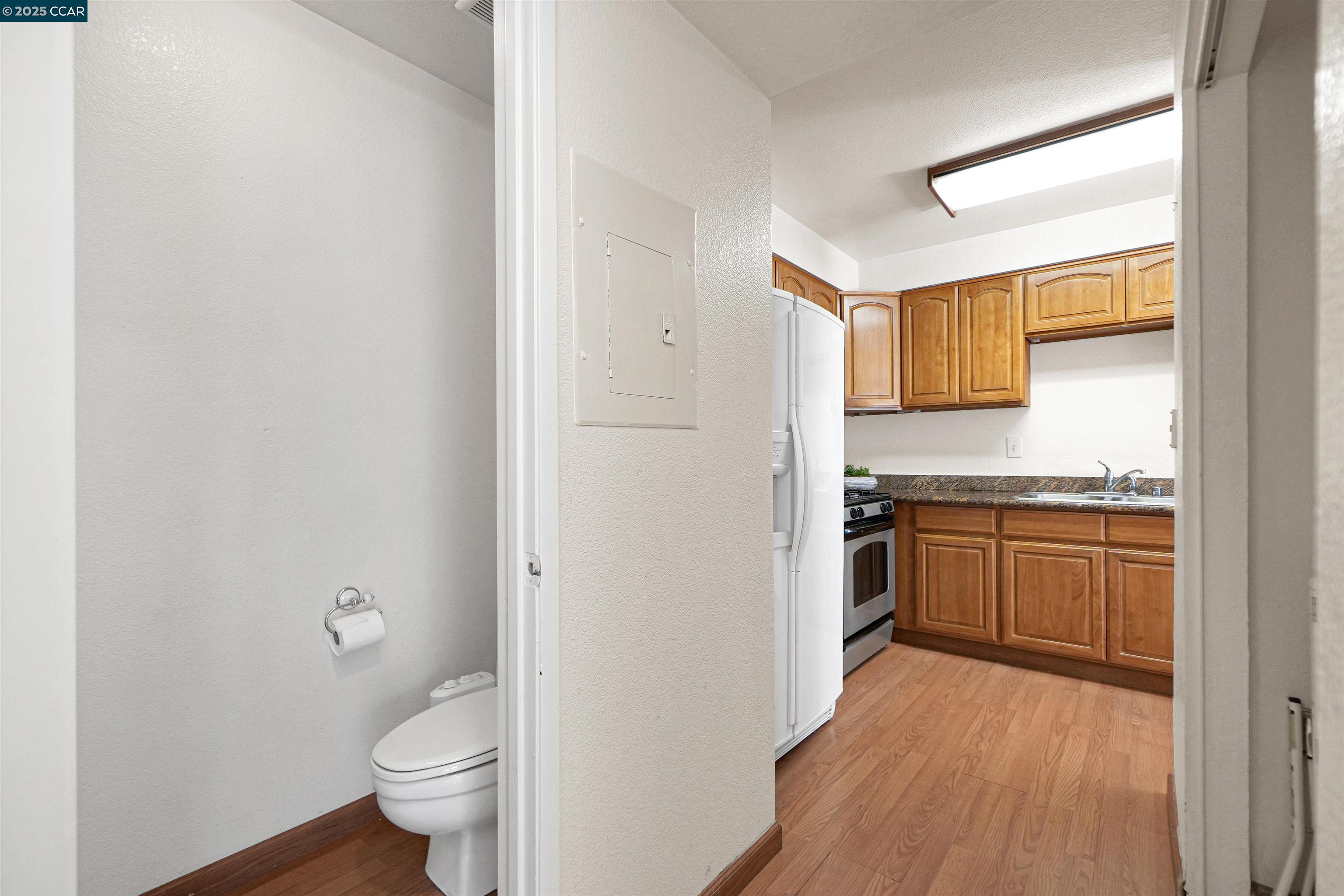 Detail Gallery Image 19 of 45 For 504 Athena #6,  Hercules,  CA 94547 - 3 Beds | 2/1 Baths