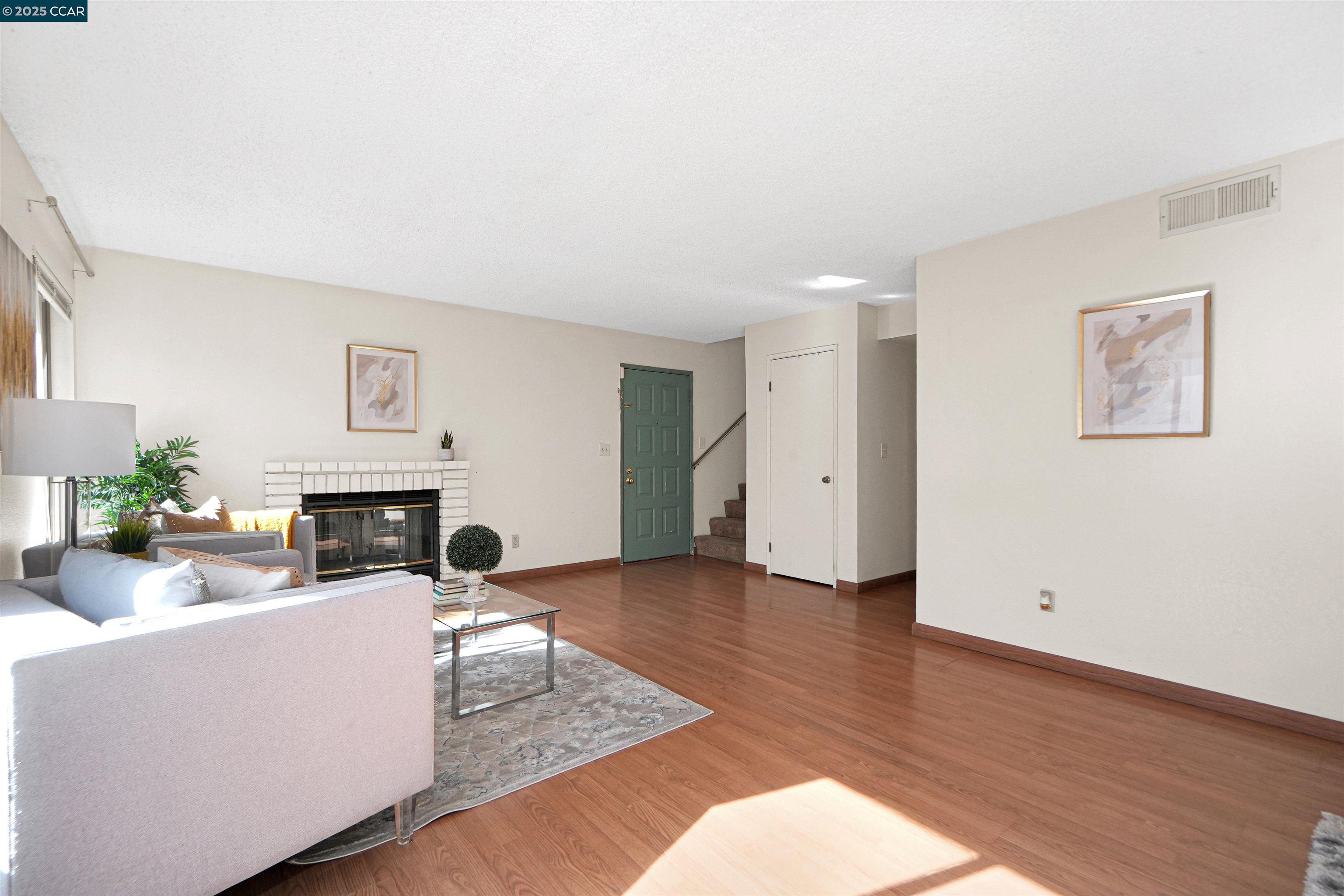 Detail Gallery Image 10 of 45 For 504 Athena #6,  Hercules,  CA 94547 - 3 Beds | 2/1 Baths