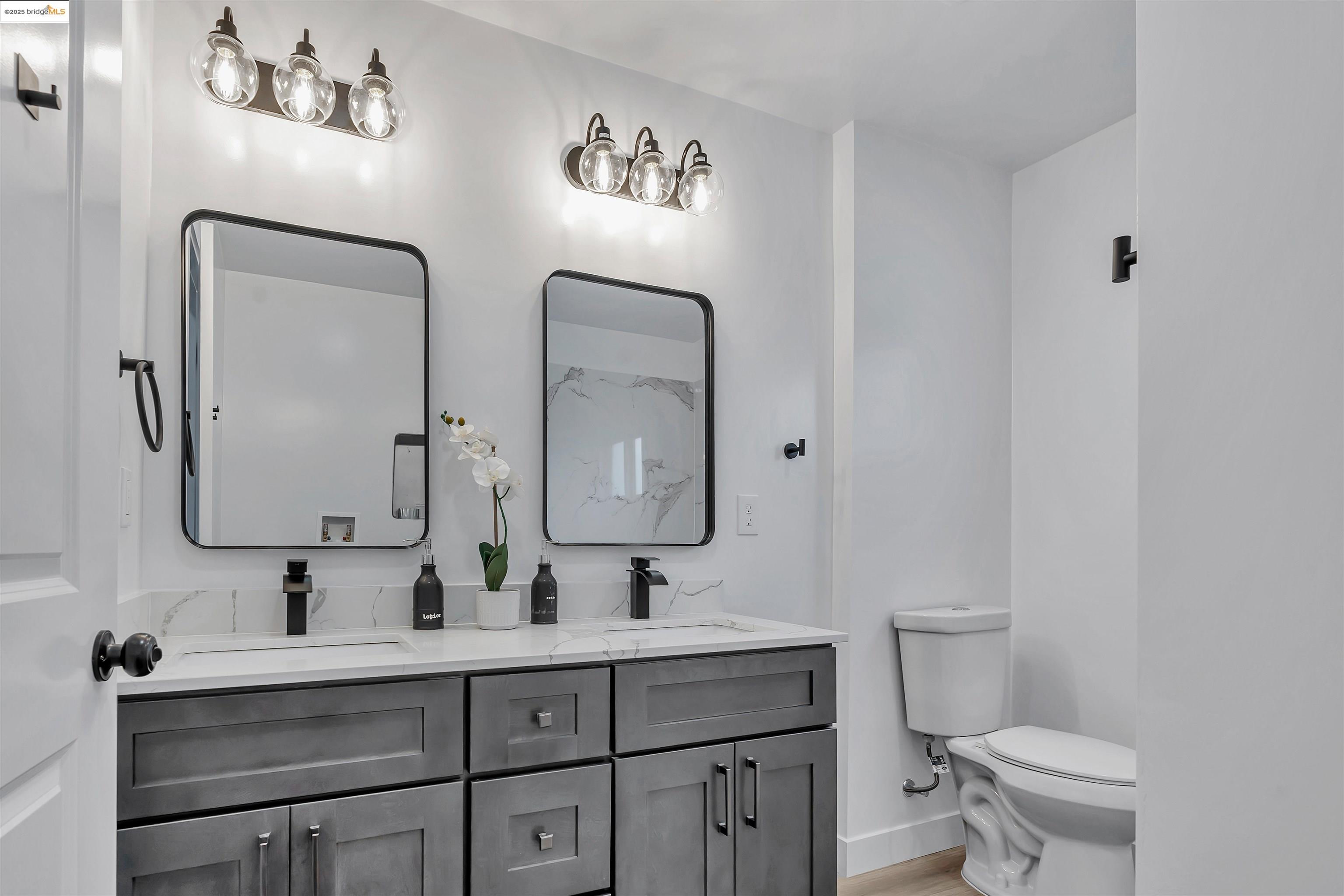 Detail Gallery Image 12 of 16 For 221 4th, Richmond,  CA 94801 - 3 Beds | 2 Baths