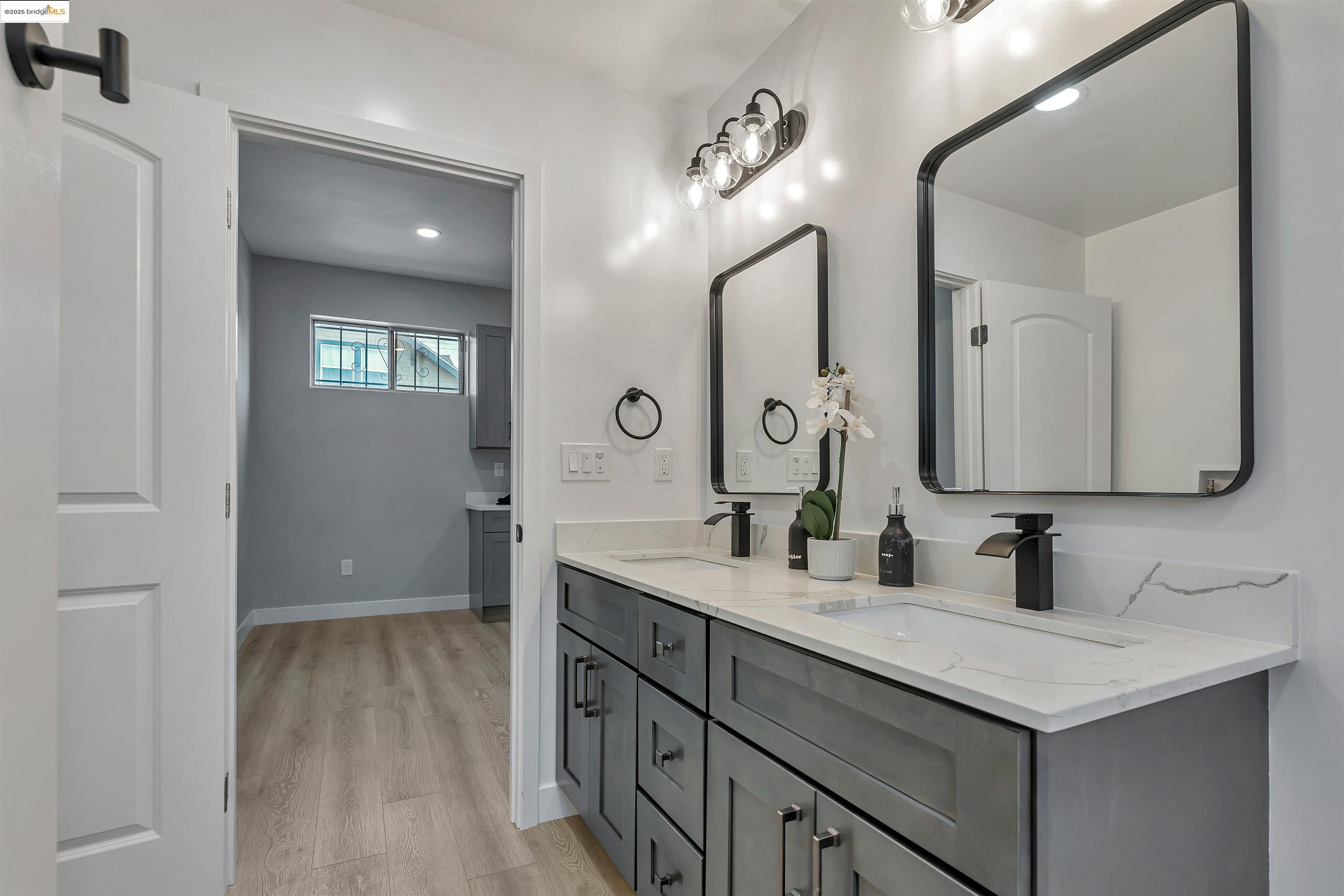 Detail Gallery Image 13 of 16 For 221 4th, Richmond,  CA 94801 - 3 Beds | 2 Baths