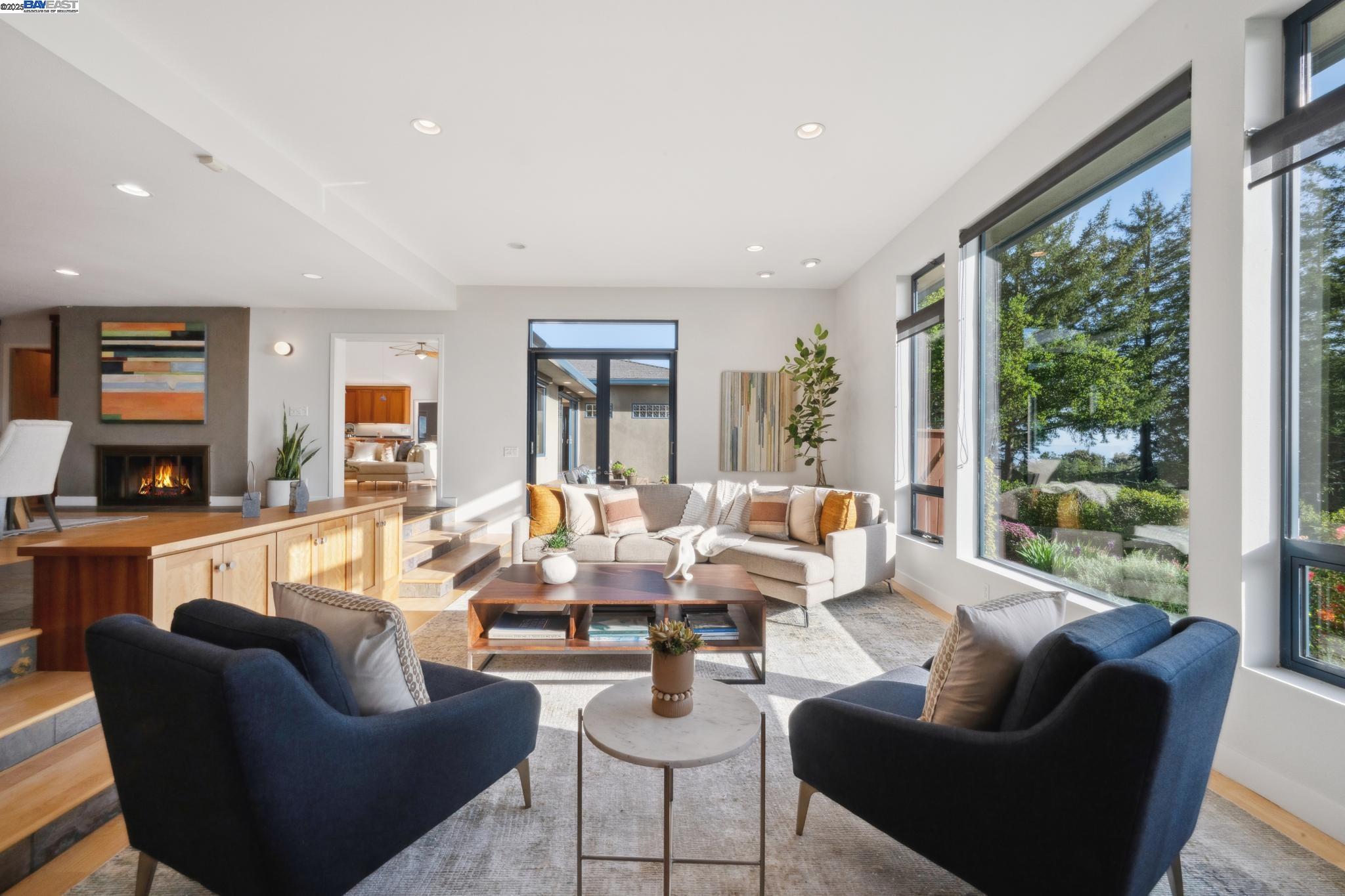 Detail Gallery Image 13 of 60 For 5550 Fernhoff Road, Oakland,  CA 94619 - 5 Beds | 4 Baths