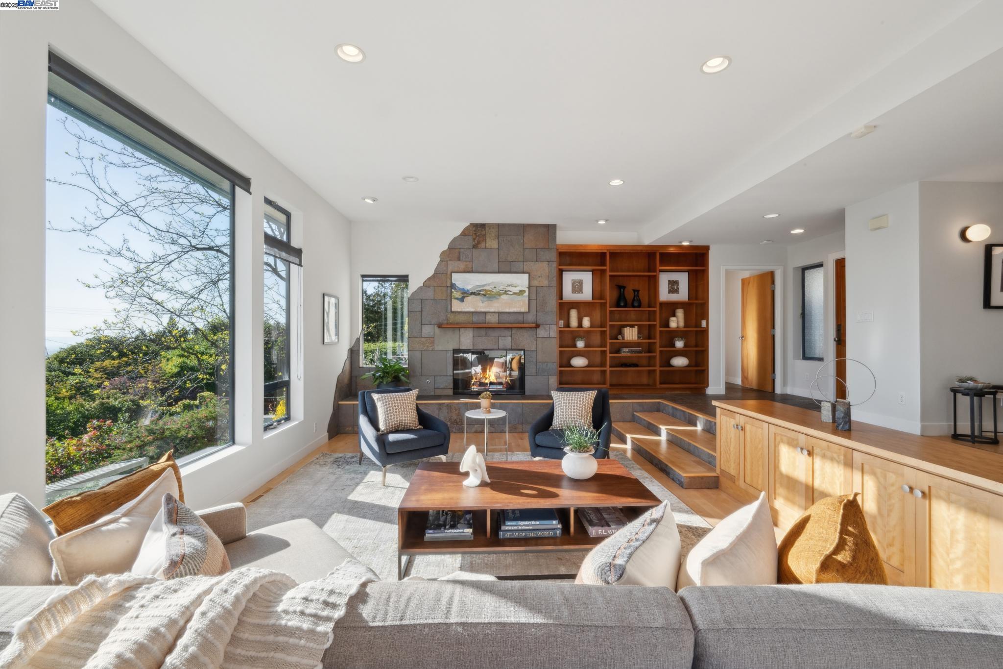 Detail Gallery Image 14 of 60 For 5550 Fernhoff Road, Oakland,  CA 94619 - 5 Beds | 4 Baths