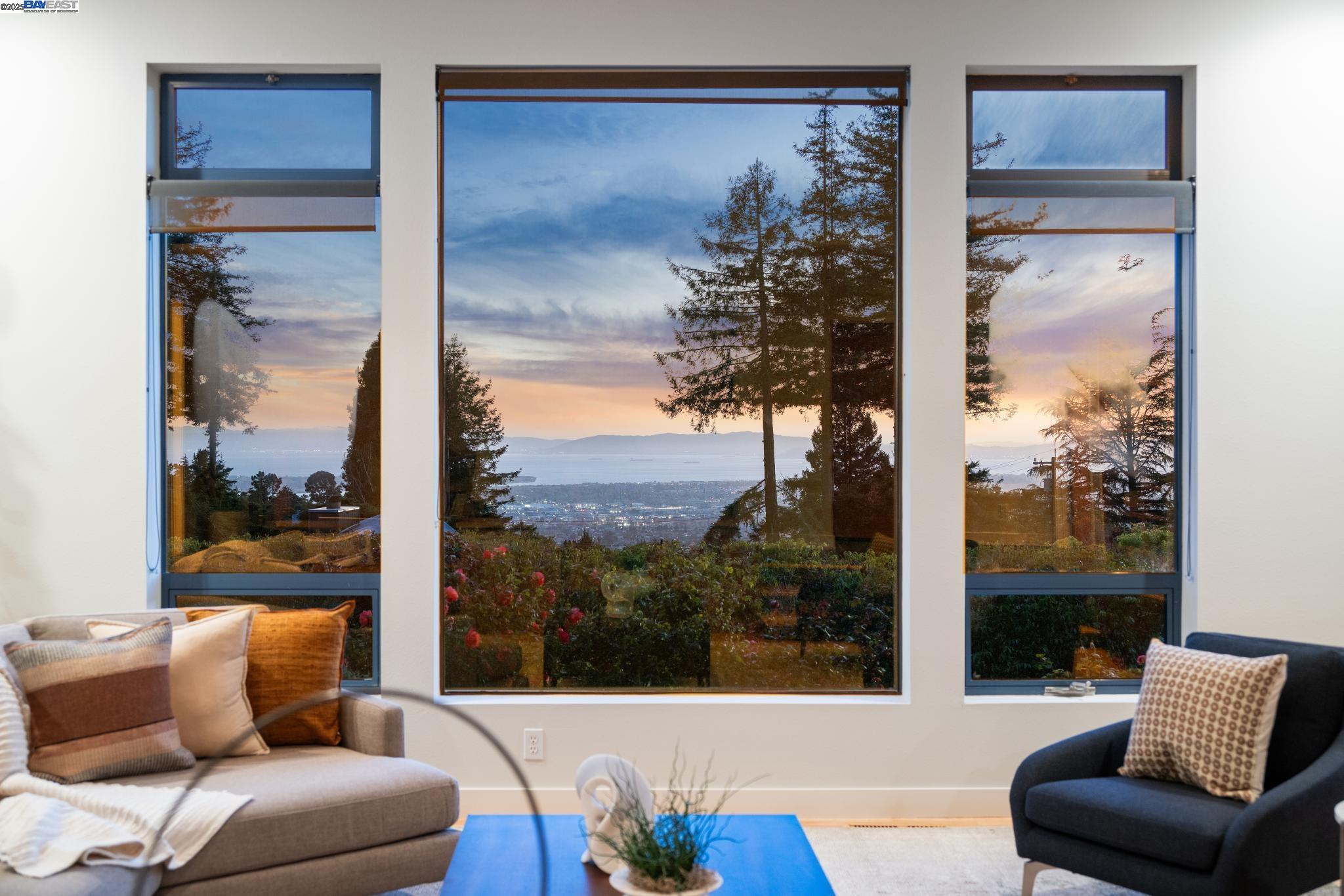 Detail Gallery Image 15 of 60 For 5550 Fernhoff Road, Oakland,  CA 94619 - 5 Beds | 4 Baths