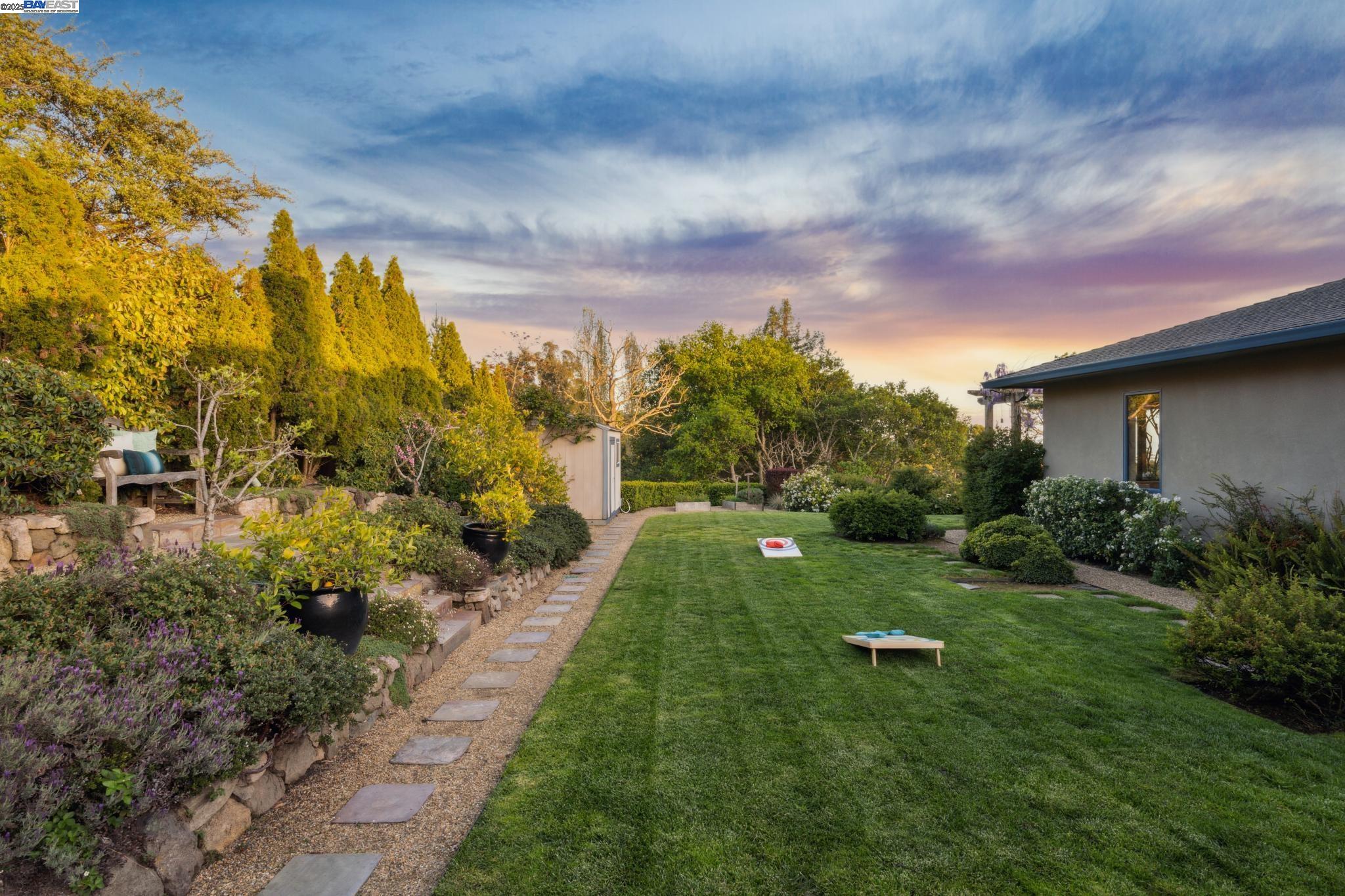 Detail Gallery Image 3 of 60 For 5550 Fernhoff Road, Oakland,  CA 94619 - 5 Beds | 4 Baths